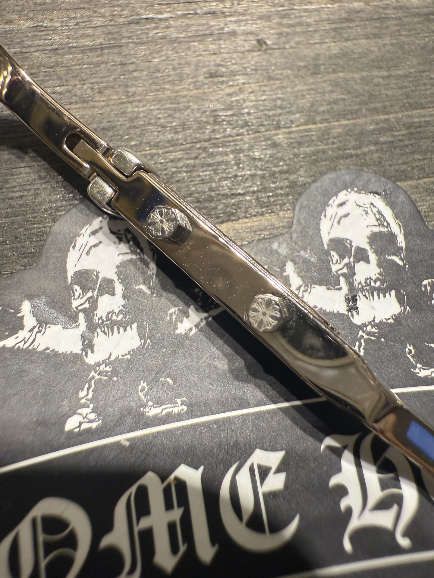 Exclusive❗CH-specific collector's edition cycling glasses. Top-notch craftsmanship surpasses all other versions on the market. It's the only one❗