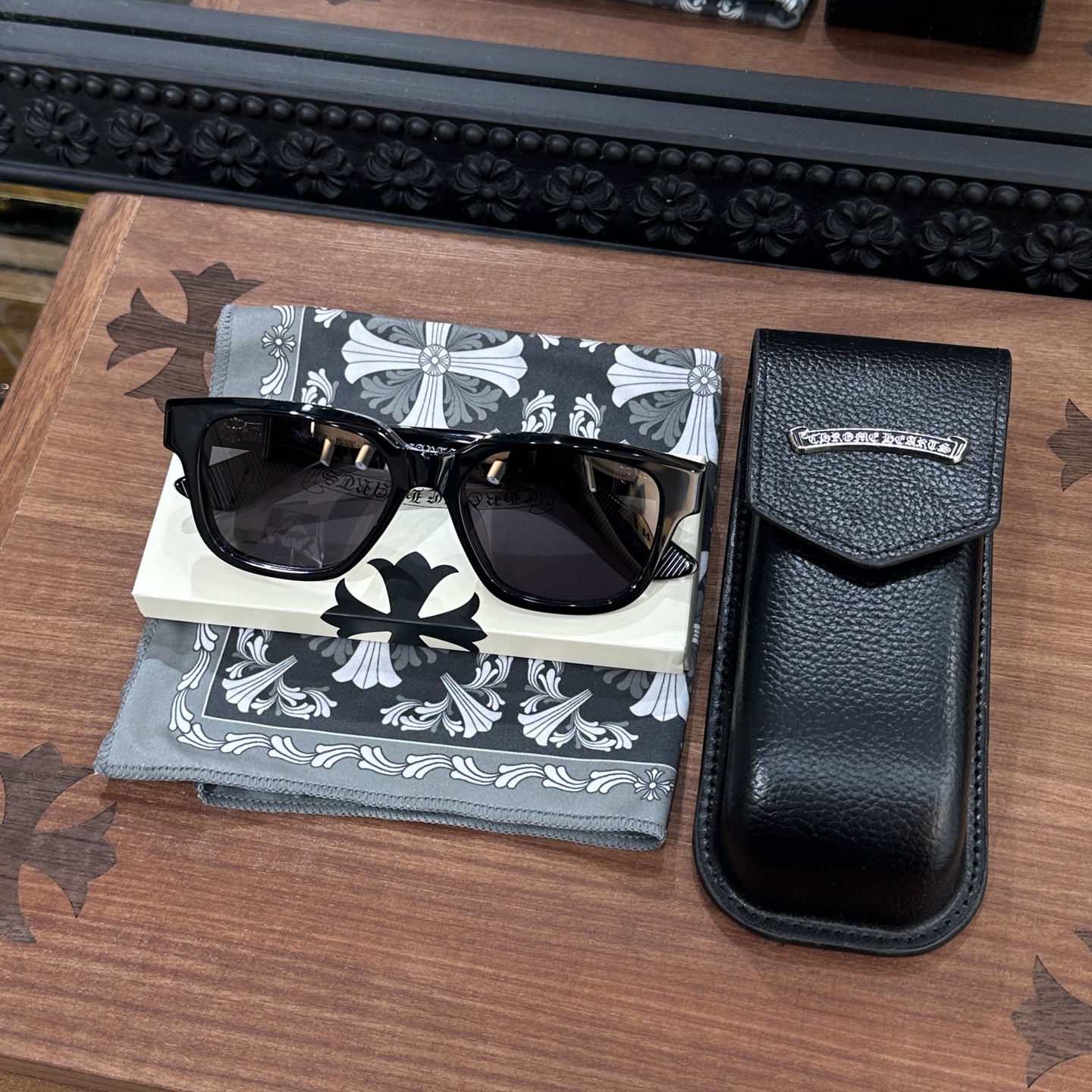 CH Sword Sunglasses - Black & SilverModel: VAGILLIONAIREMaterial: 925 Sterling SilverSize: 54-19-152Italy imported acetate, 925 sterling silver, sword logo. A must-have for summer, these sunglasses look incredibly stylish.