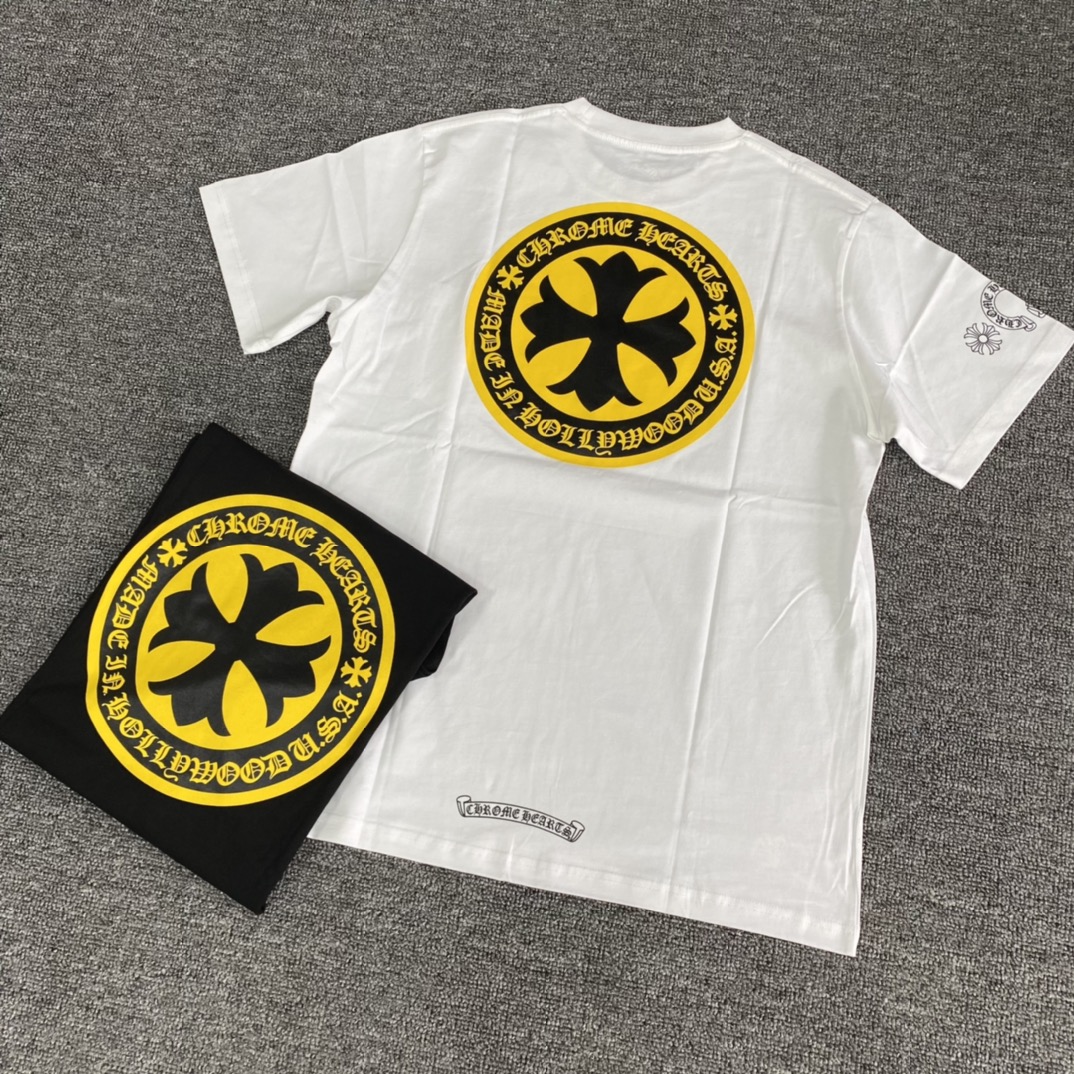 Chrome Hearts CH23SS Gold Coin Cross Short-Sleeve T-ShirtFurniture: Custom-woven and dyed 40% count 230g pure cotton, single-sided reactive dyeing. The entire garment features a hand-printed thermosetting ink, resulting in a slightly matte finish r