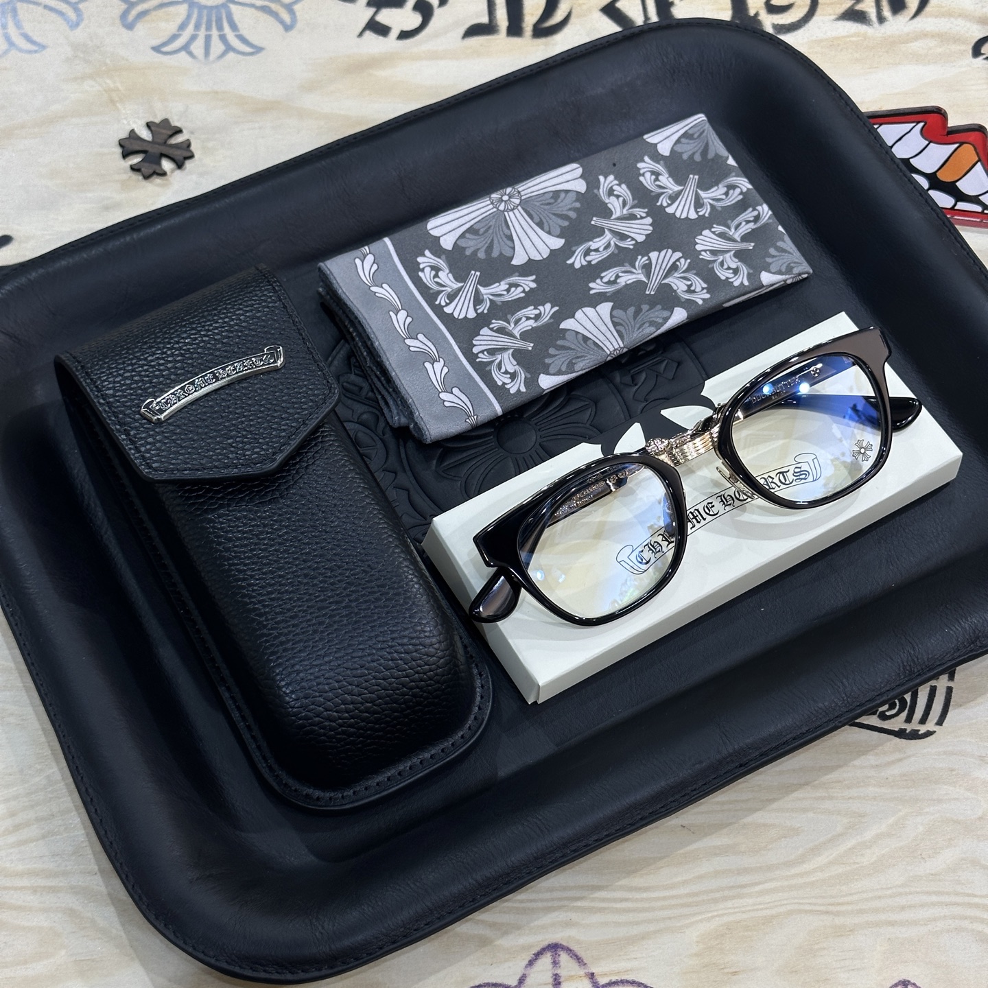 Chrome Hearts Eyeglasses FramesModel: DUCK BUTTERSize: 52 (21-152)Three Colors: Black/Silver, Black/Gold, Transparent Gold