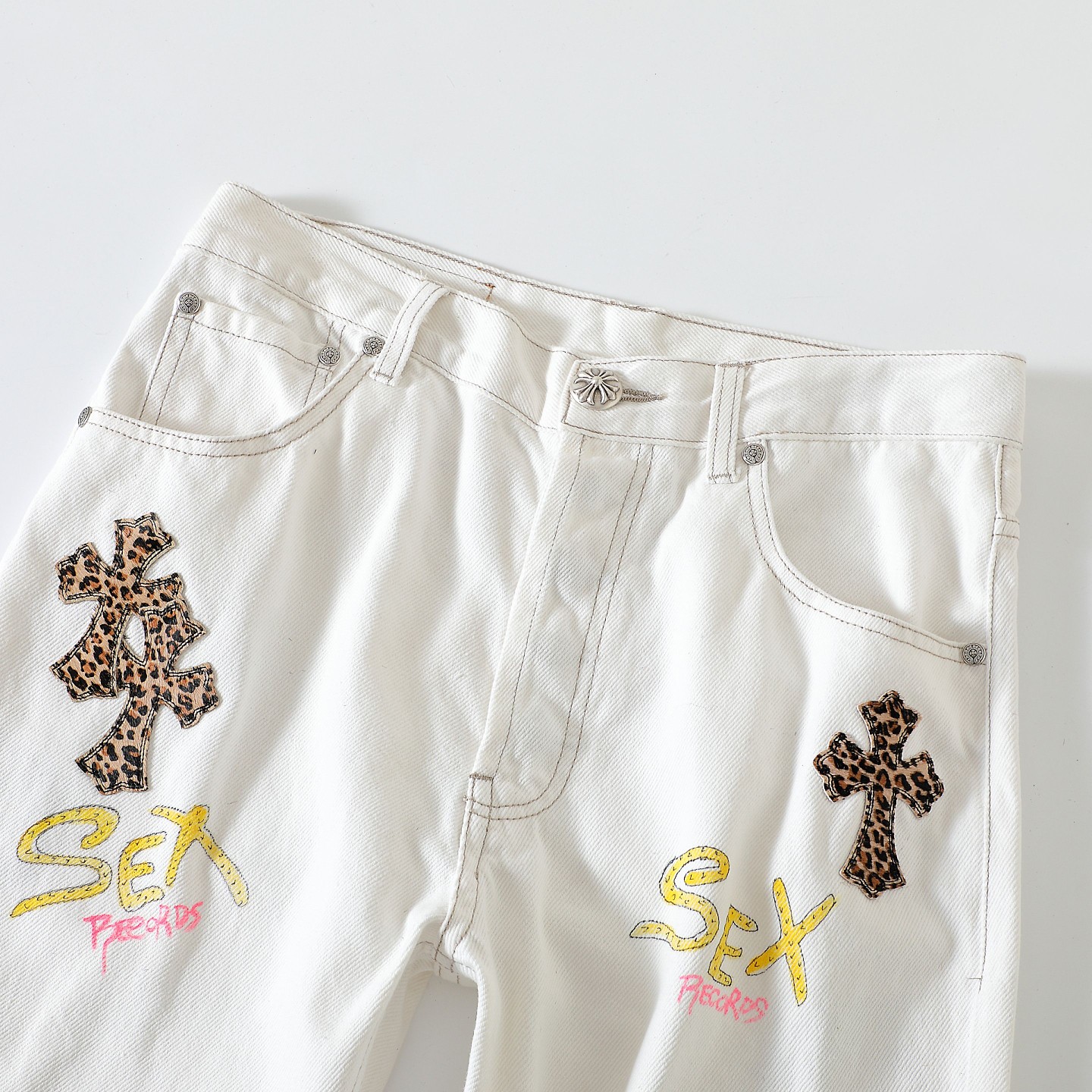 CH Chrome Hearts Leopard Print Cross Hand-Painted Graffiti Limited Edition JeansWe've released men's and women's versions of this jeans, as they look great on women too!As everyone knows, hand-painted signatures are limited editions and extremely
