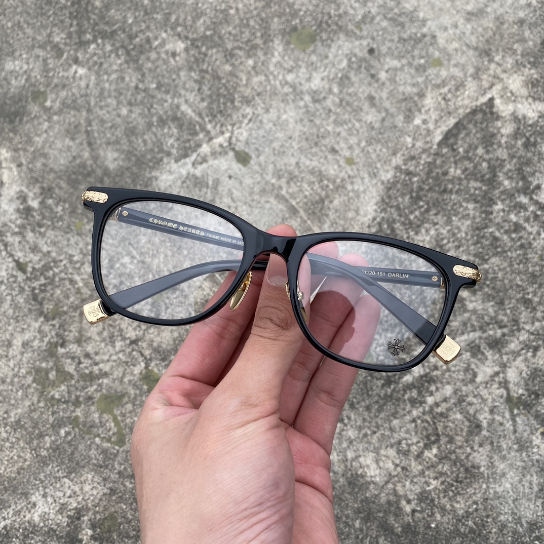 Chrome Hearts Gold Cross Flower EyeglassesChrome Hearts is the epitome of luxury. Their intricate craftsmanship and design exude sophistication. A universally flattering style, these glasses are elegant, clean-cut, and refined, perfect for both for