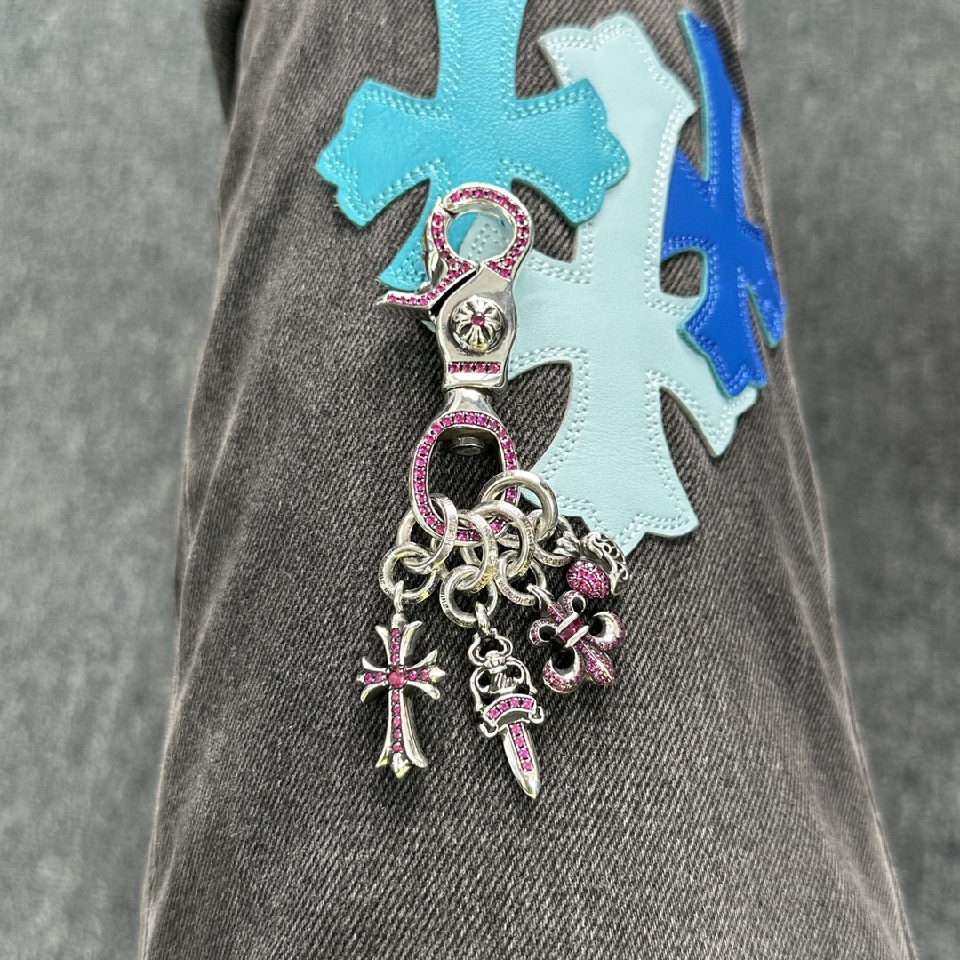 Macho pink doesn't look bad with jeans.