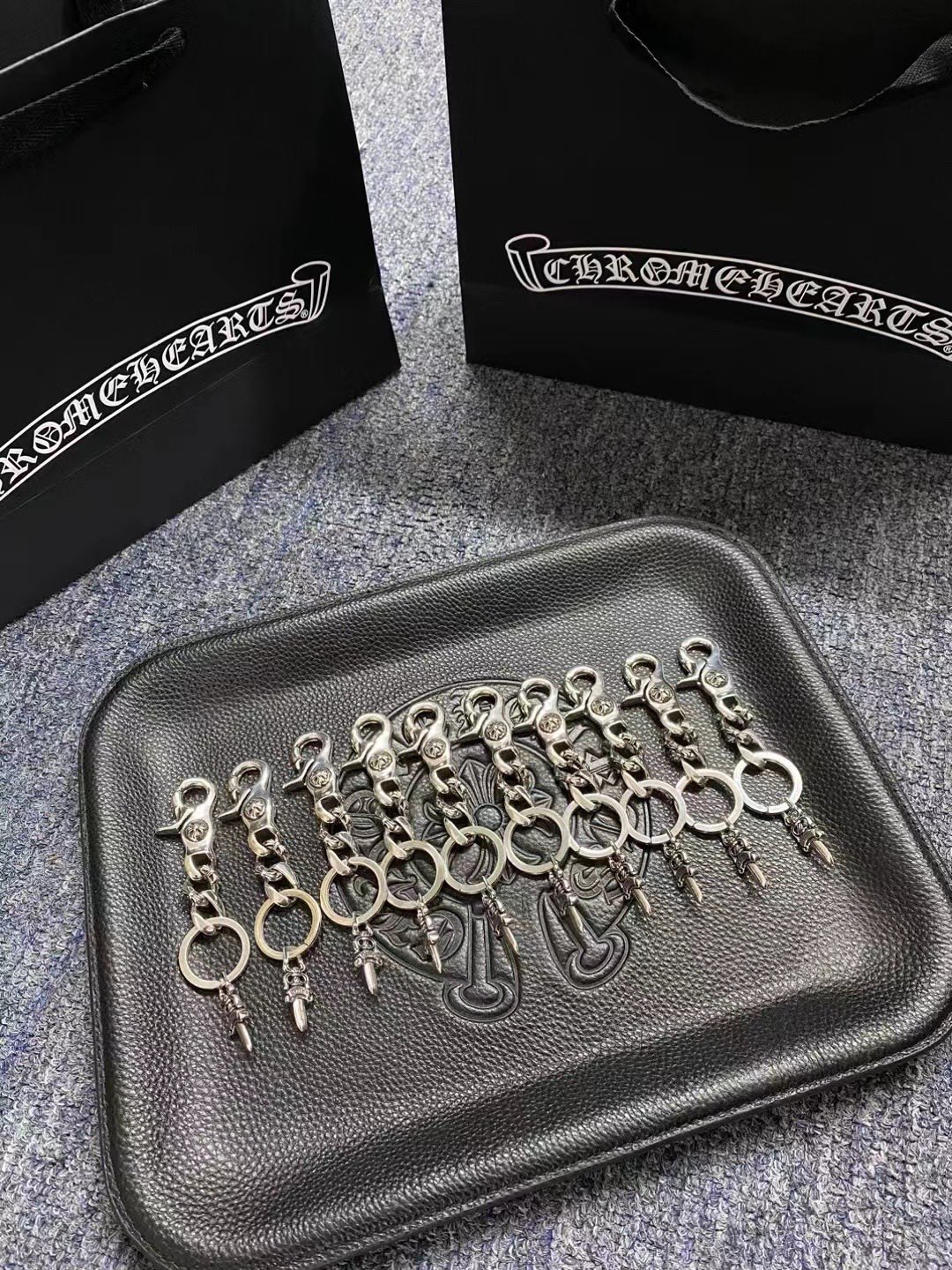 Half-flower lobster keychain, in stock.