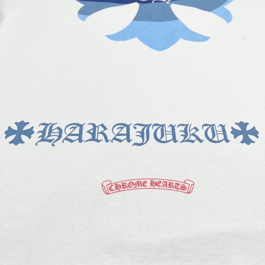 Chrome Hearts Harajuku ExclusiveGradient Blue Cross Long-Sleeve T-Shirt. Made from custom-woven and dyed 210g plain-weave high-density cotton fabric. The all-over print uses consistent thermosetting ink; the ink setting may result in a slight foami