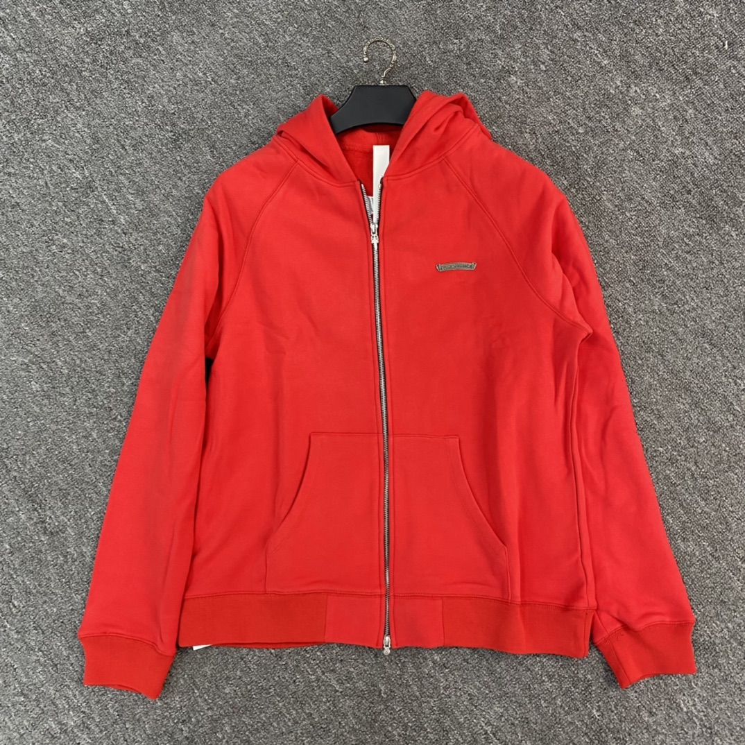 Chrome Hearts' latest cross-stitch embroidered zip-up sweatshirt. Made from custom-dyed pure cotton fabric, with imported ink printing for a three-dimensional effect. Exquisite embroidery with thousands of stitches. Perfectly customized!Sizes: S M