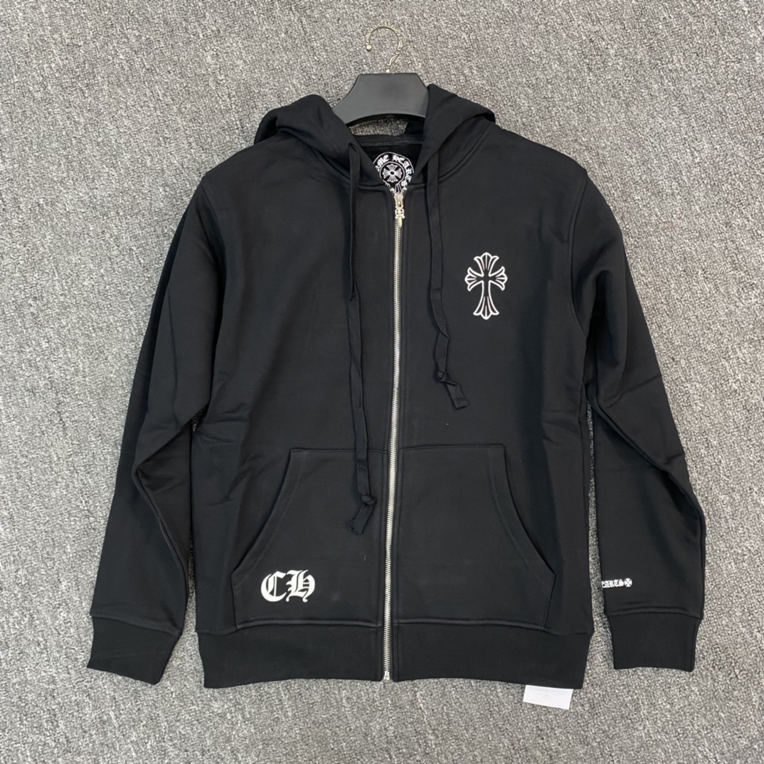 Chrome Hearts Classic Pattern Cross-Pattern Zipper SweatshirtMade of 42-count 380g pure cotton, featuring custom antique silver zipper pulls and imported ink printing for a three-dimensional effect. Complex colors and high cost, this custom-made sw