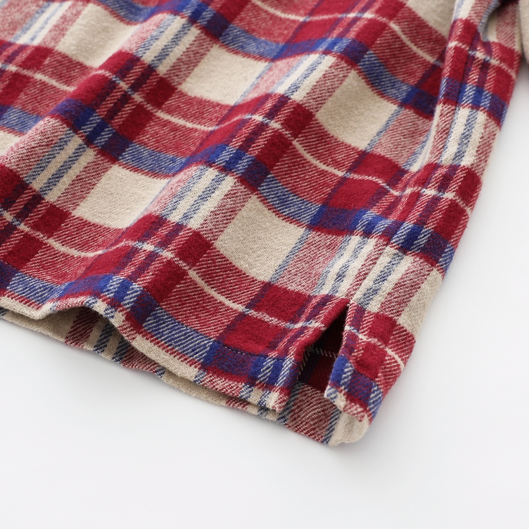 CH New Flannel Plaid Half-Zip Shirt. Made with 11-count double-ply 240g (260g after washing) cotton blend flannel. Features include brushed front, laser infrared positioning, hand-cut tailoring, and all-around alignment. Custom 18mm snap buttons, cus