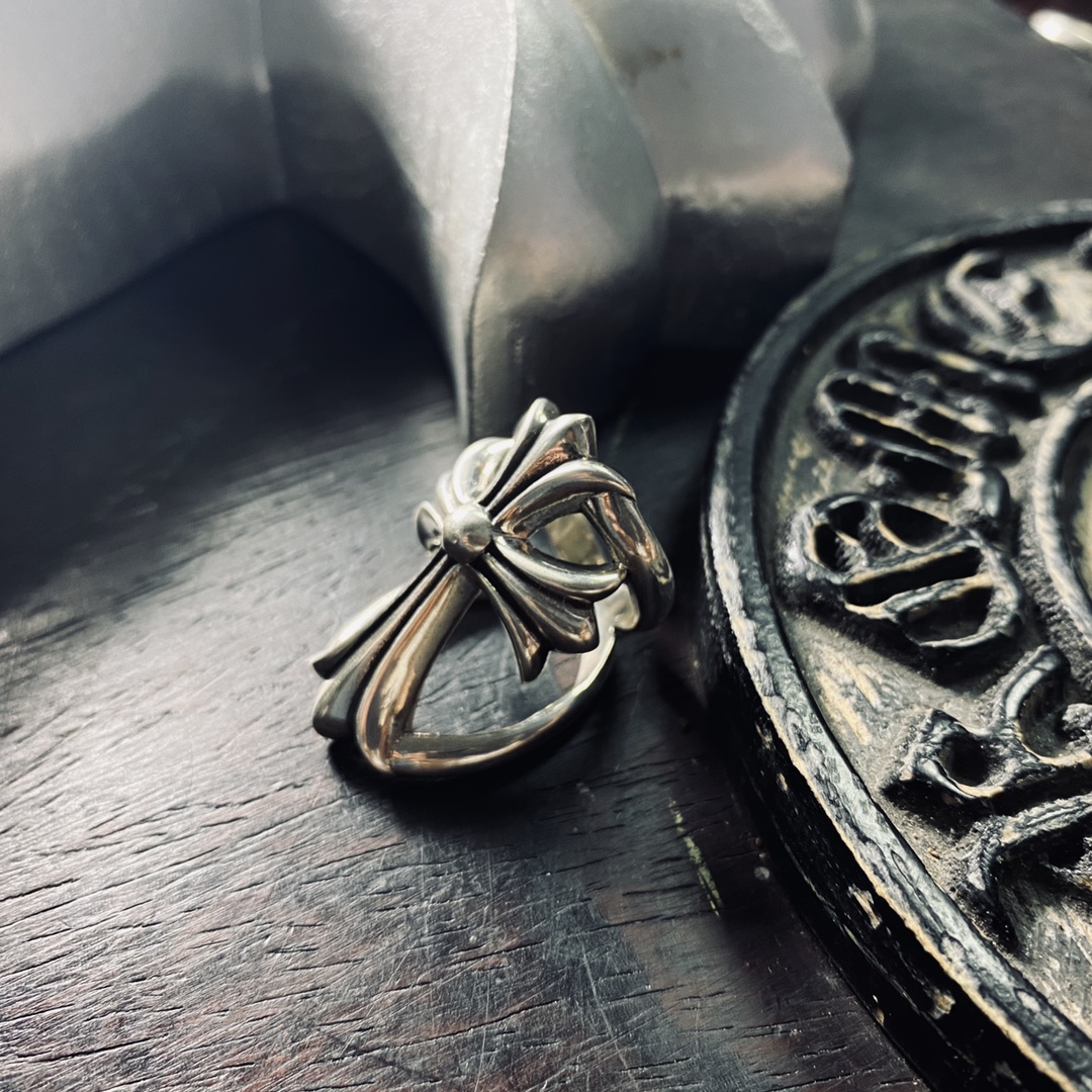 Authentic KK Chrome Hearts ring, long openwork cross flower design.