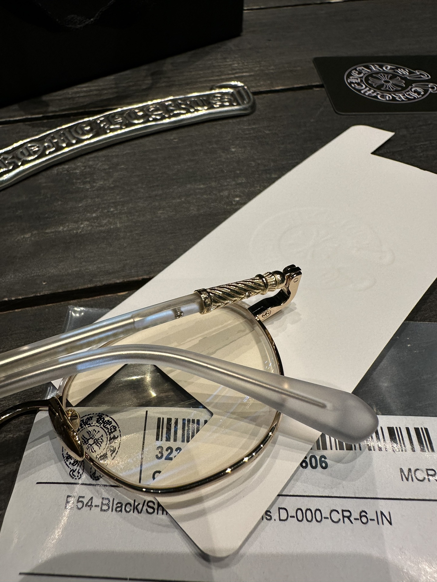 Chrome Hearts GAG EyeglassesExclusive silver version GAG eyeglasses, perfectly replicating details.We previously made a batch of silver version glasses, and recently some customers have been requesting them again.So we're making another batch!