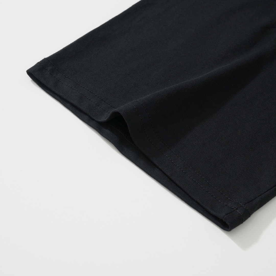 CH Chrome Hearts 24SS Horseshoe Print Polo ShirtMade from custom-woven and dyed 220g pure cotton, soft and comfortable to the touch, very skin-friendly, versatile and simple. The collar and chest print uses imported ink for 3D printing with consist