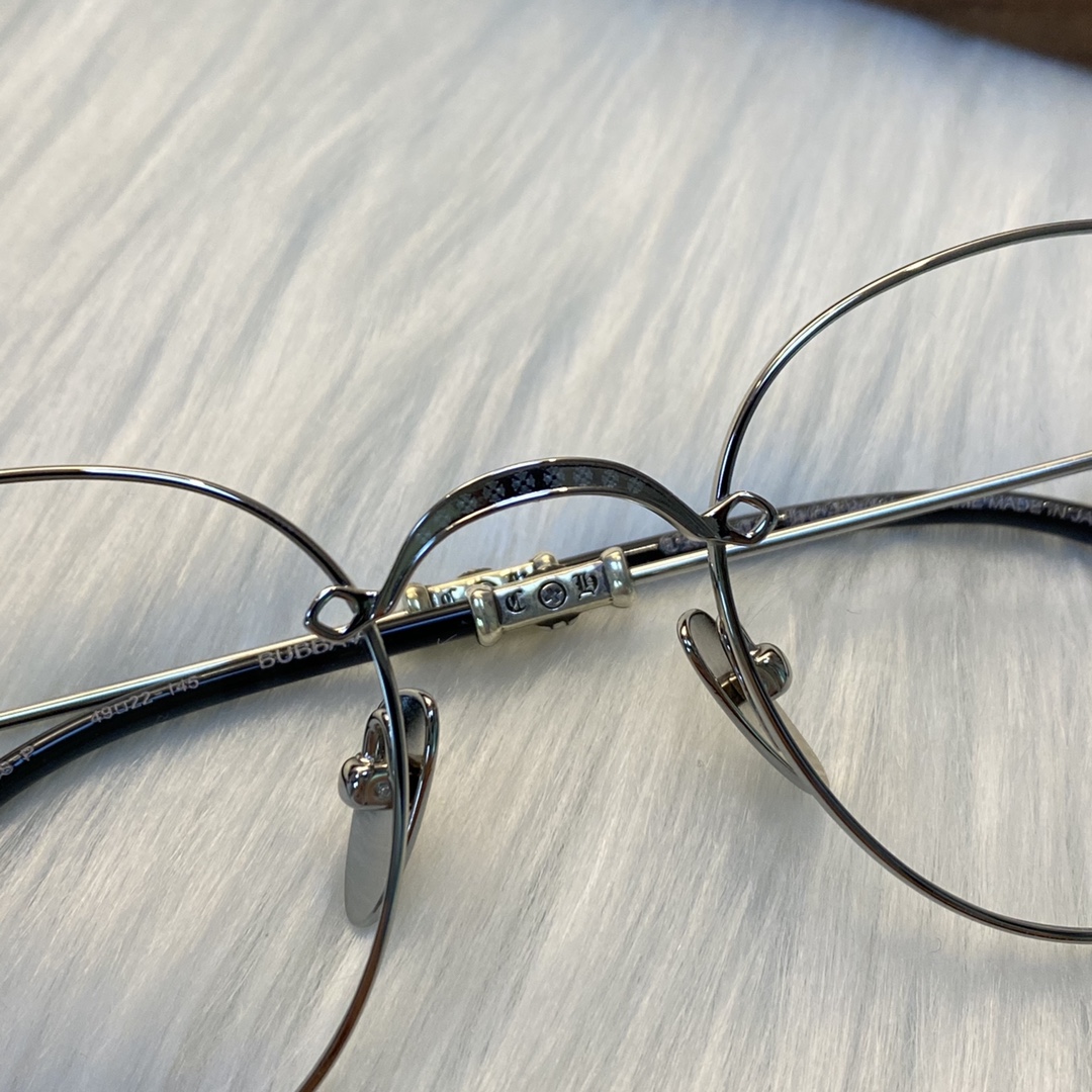 Chrome Hearts EyewearExclusive 925 Sterling Silver Dotted Glasses - Perfectly Replicated DetailsWe previously made a batch of silver versions, and recently some customers have been requesting them again.So, we're making another batch! Gold, bla