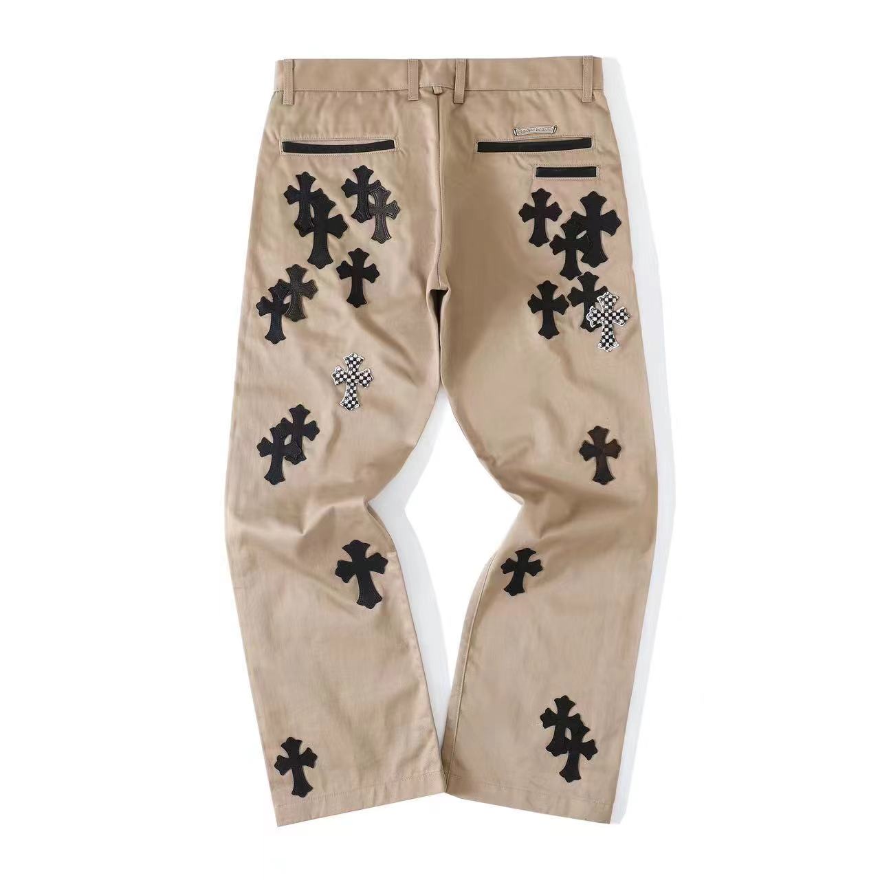CH Khaki Black Leather Checkered Cargo Pants. Original version purchased for over 40,000 RMB. Loose fit. Special fabric, post-processed with a series of special treatments. Color accuracy is approximately 95% or higher. Exclusive silver-plated hardwa