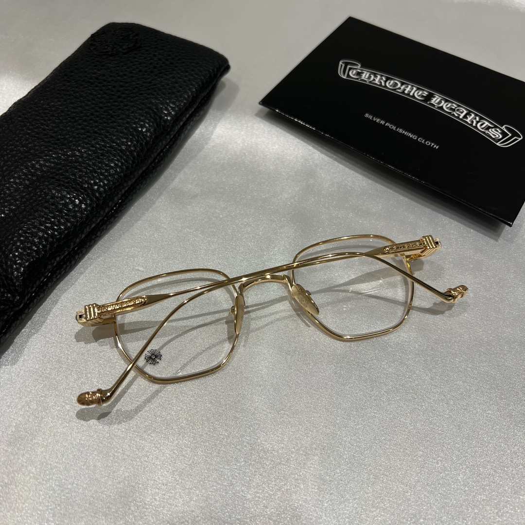 Chrome Hearts New Spring-Style Eyeglasses Purchased for 13,000 RMB at MixC Mall, Shenzhen. Nearly 5 months of R&D. Bright gold color scheme. Chrome Hearts' new spring-loaded eyeglass frame. The brand's first time using an embedded spring hinge, impro