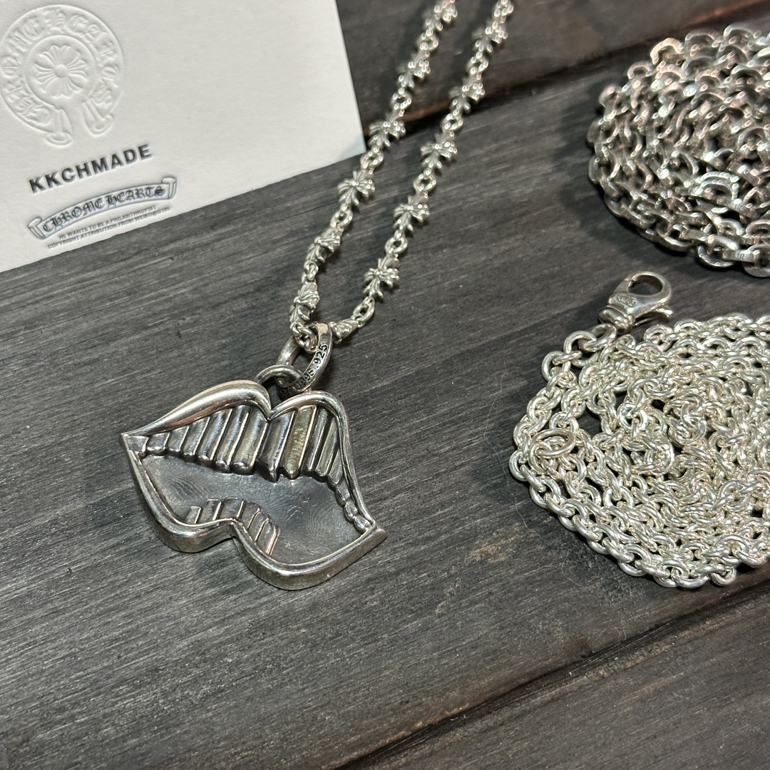 Customer order 📸 Rolling Stone Gold Tooth Tongue 👅 + Tiny E Cross Flower Chain