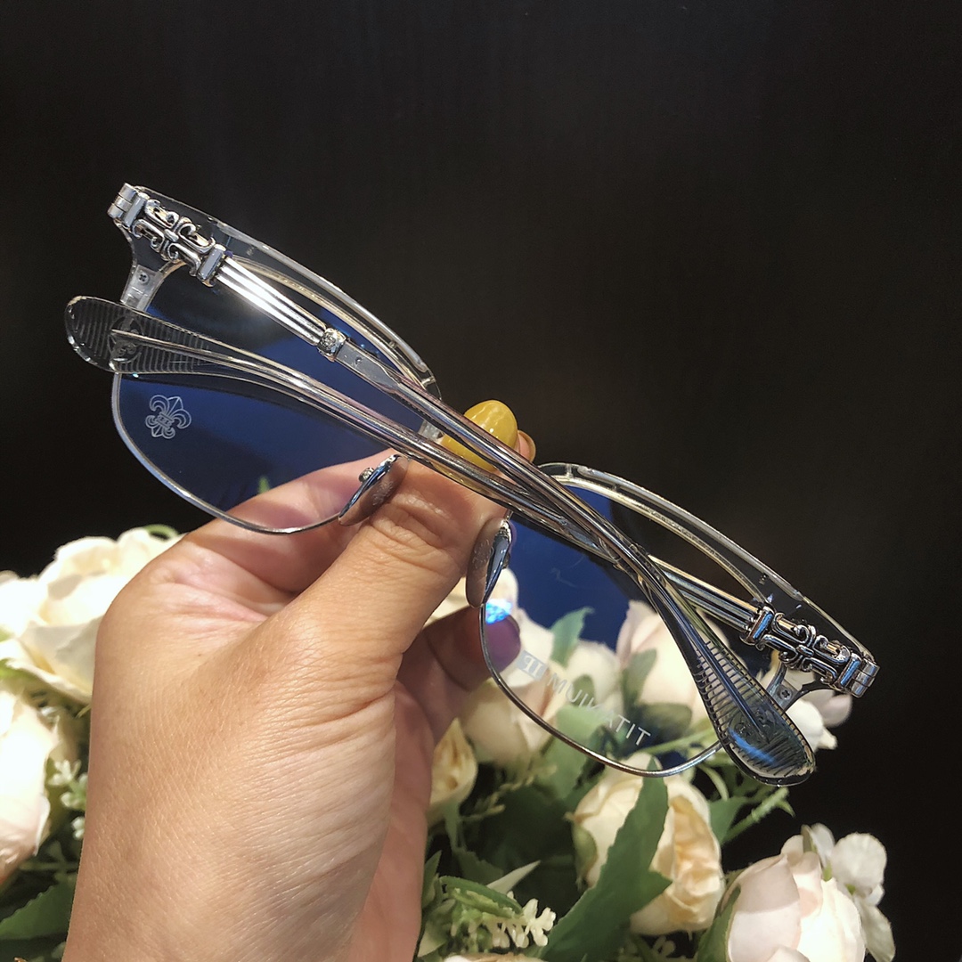 KKChromeHearts Clear Grey GlassesSame style as Guan XiaotongSize: Lens width 53mm, Total width 145mm, Temple width 145mm