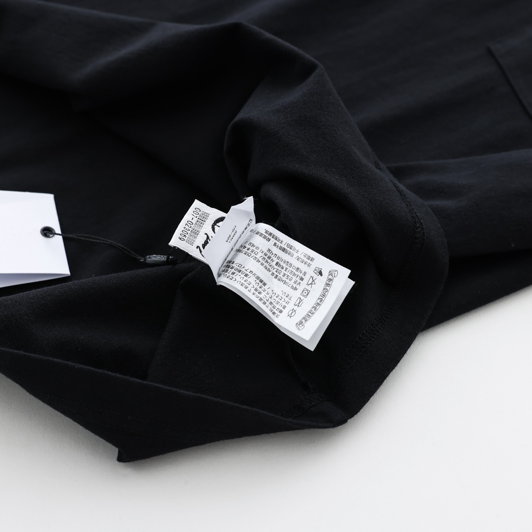 CH New Embroidered Logo Long-Sleeve Shirt. Available in two colors and all sizes. Made of 190g 100% cotton (210g after washing). Embroidery is done on imported TAJIMA machines. Custom genuine leather cross and logo. Custom accessories. Excellent work