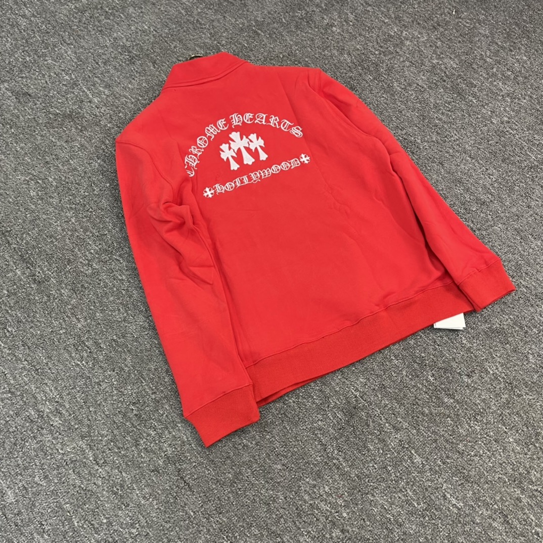 Chrome Hearts' latest cross-stitch stand-collar sweatshirt. Made from custom-dyed pure cotton fabric, with imported ink printing for a three-dimensional effect. The embroidery is full and detailed, featuring thousands of stitches. Perfectly customize