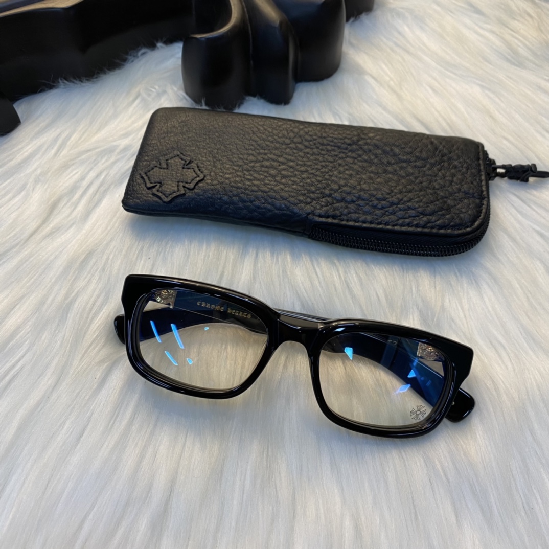 【Chrome Hearts Silver Edition Accessories with Gold Skull Glasses】Five months of development have finally resulted in this product. The accessories are identical to the authentic 925 sterling silver. Leather packaging. Retail price: 9000+ RMB.