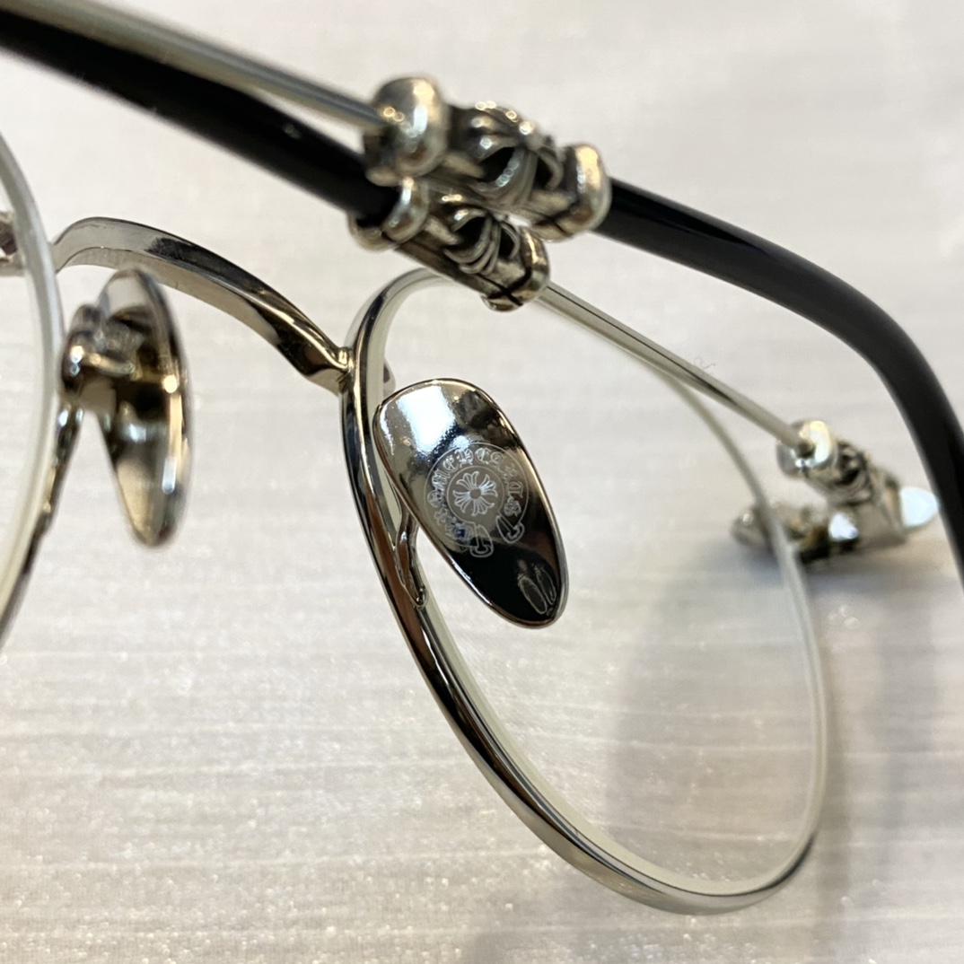 SKIN SKIN Silver Polka Dot GlassesExclusive 925 Silver Polka Dot Glasses with Perfectly Replicated DetailsWe previously made a batch of silver polka dot glasses, and recently some customers have been requesting them again.So we're making anothe