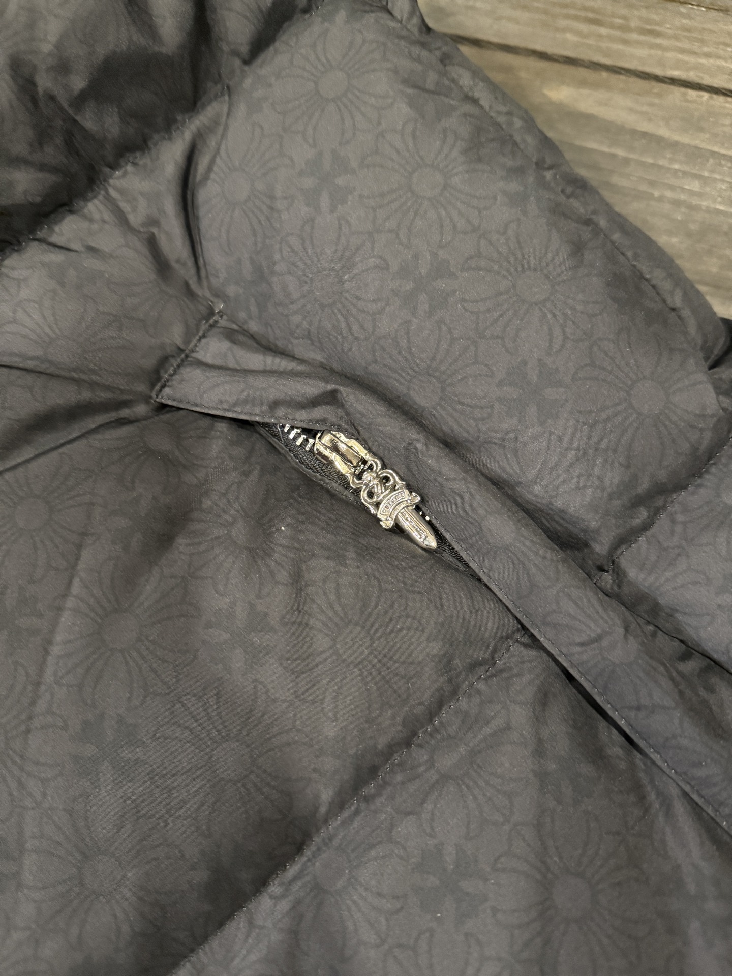 Dark patterned down jacket - last batch! Once sold out, it's over!