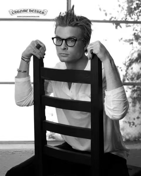 [Annual Mega Release] Those who frequently follow my WeChat Moments should know that I purchased these glasses from a reseller last April. The manufacturing process was extremely complex, taking a full year and dozens of revisions, wasting many molds