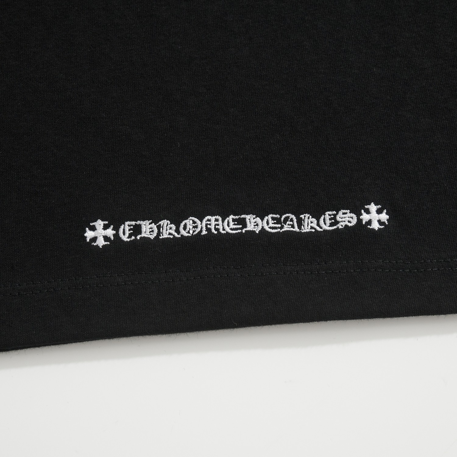 CH Chrome Hearts Sword Embroidered Long-Sleeve Base Layer T-Shirt, Women'sCustom-dyed fabric, cowhide collar label, sword embroidery on the chest, Sanskrit embroidery and cross embroidery on the backSizes S, M, L
