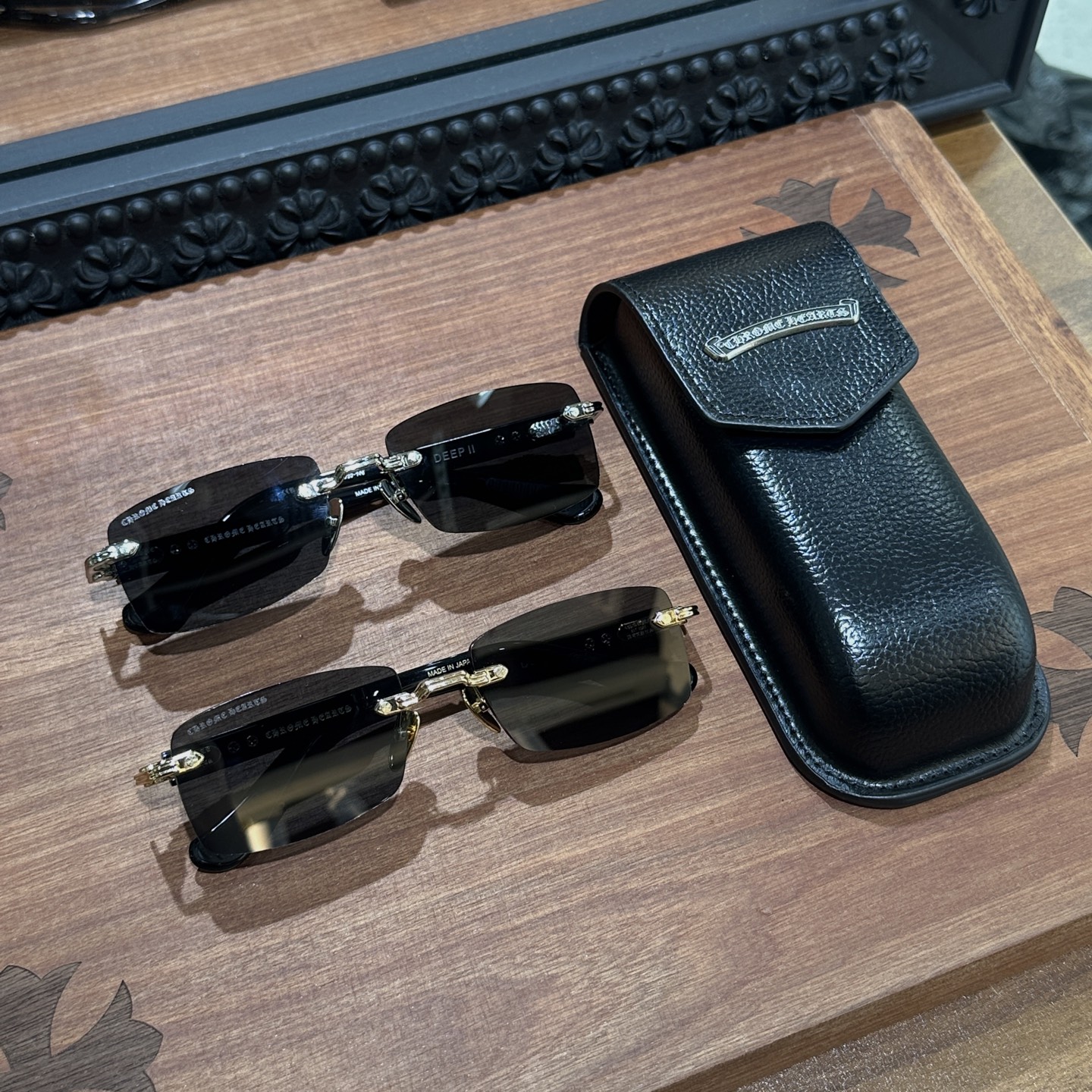 CH Sunglasses Model: DEEP IIMaterial: 925 Sterling SilverSize: 57mm x 20-146mm (All logo areas are made of 925 Sterling Silver)