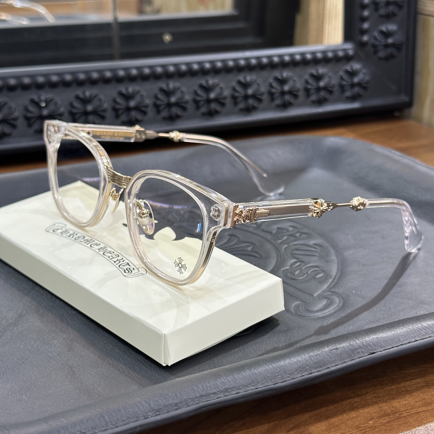 Chrome Hearts Eyeglasses Frames Model: DUCK BUTTERSize: 52 (21-152)Three Colors: Black/Silver, Black/Gold, Transparent Gold
