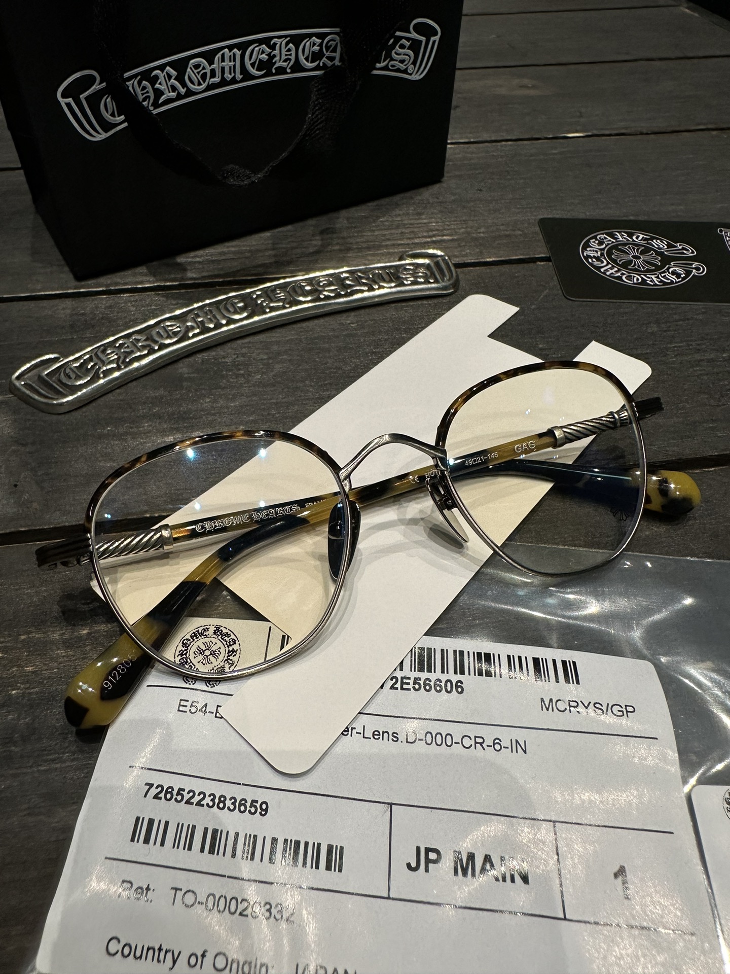 Chrome Hearts GAG EyeglassesExclusive silver version GAG eyeglasses, perfectly replicating details.We previously made a batch of silver version glasses, and recently some customers have been requesting them again.So we're making another batch!
