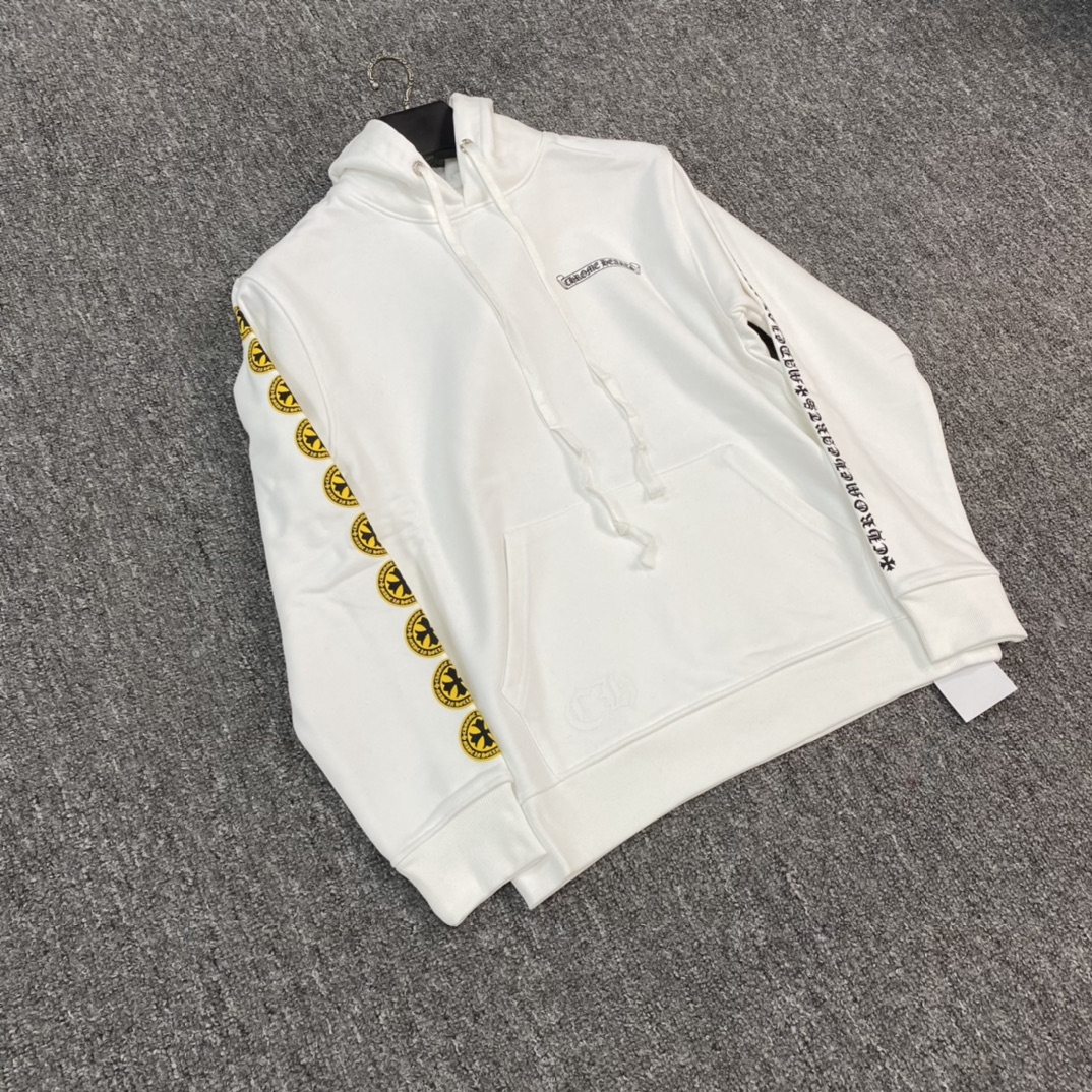 Chrome Hearts New Gold Coin Cross Sanskrit Zip-Up SweatshirtMade of 42-count 380g pure cotton, featuring a custom antique silver zipper pull, imported ink printing for a three-dimensional effect, complex colors, and high cost. Perfectly customized