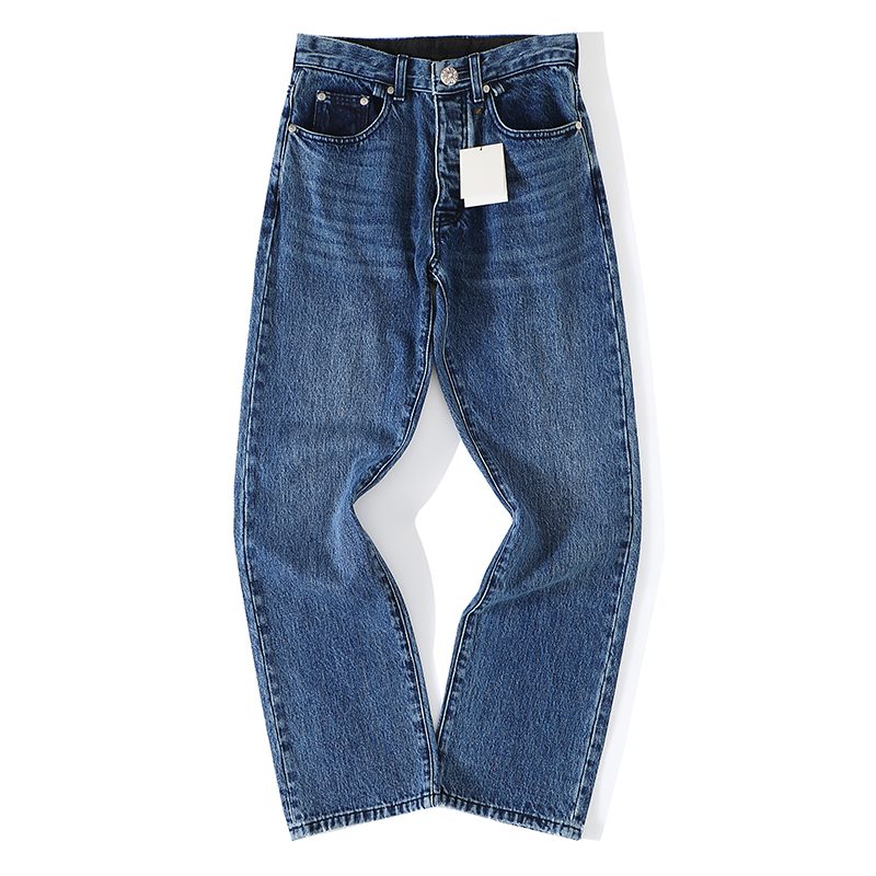 CH's new limited edition Ginza base is made of a special 14.2mm thickened cotton blue denim; the washing process involves stone milling throughout to create a classic vintage effect, with partial hand rubbing and no bleaching, resulting in clear patt