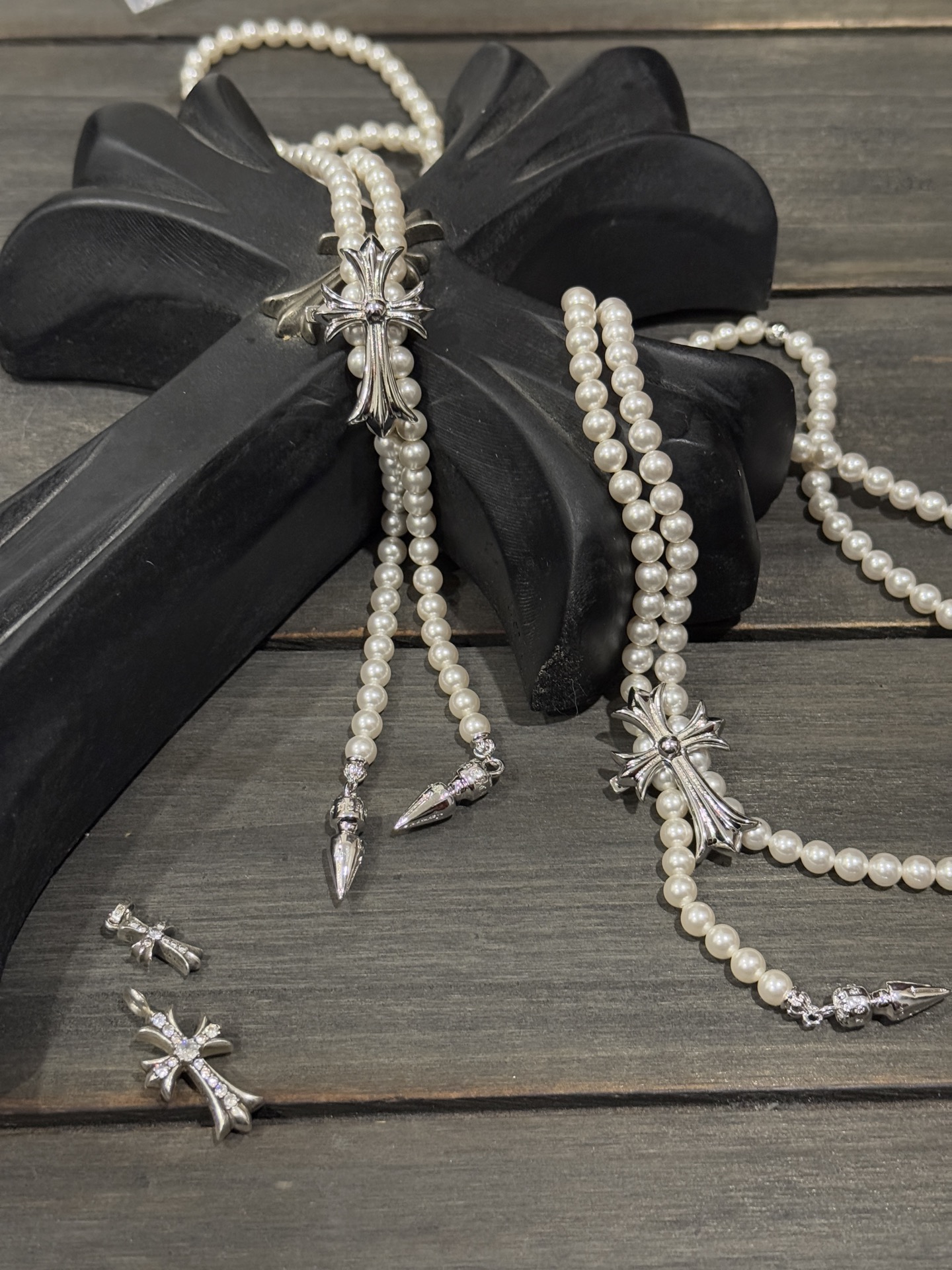 Miki x CH Collaboration 🔝Pearl Sweater Necklace - Limited Stock Available