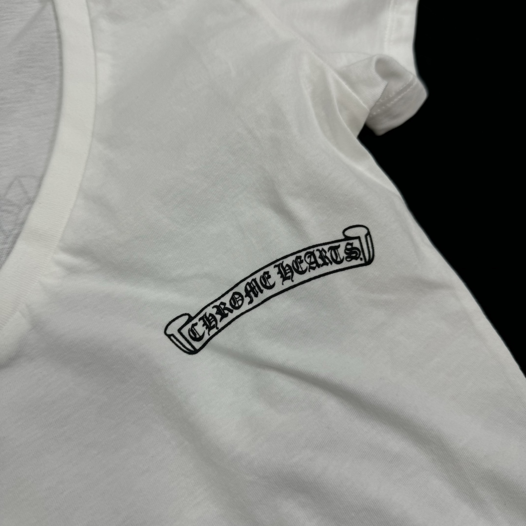 Chrome Hearts Popular V-Neck Women's Phantom Cross Short-Sleeve T-ShirtMade from custom-dyed pure cotton, soft and delicate, with matching neckline sizesSizes: S, M, L