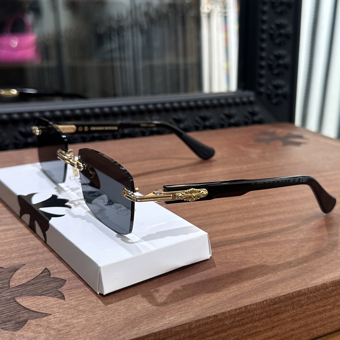 CH Sunglasses Model: DEEP IIMaterial: 925 Sterling SilverSize: 57mm x 20-146mm (All logo areas are made of 925 Sterling Silver)