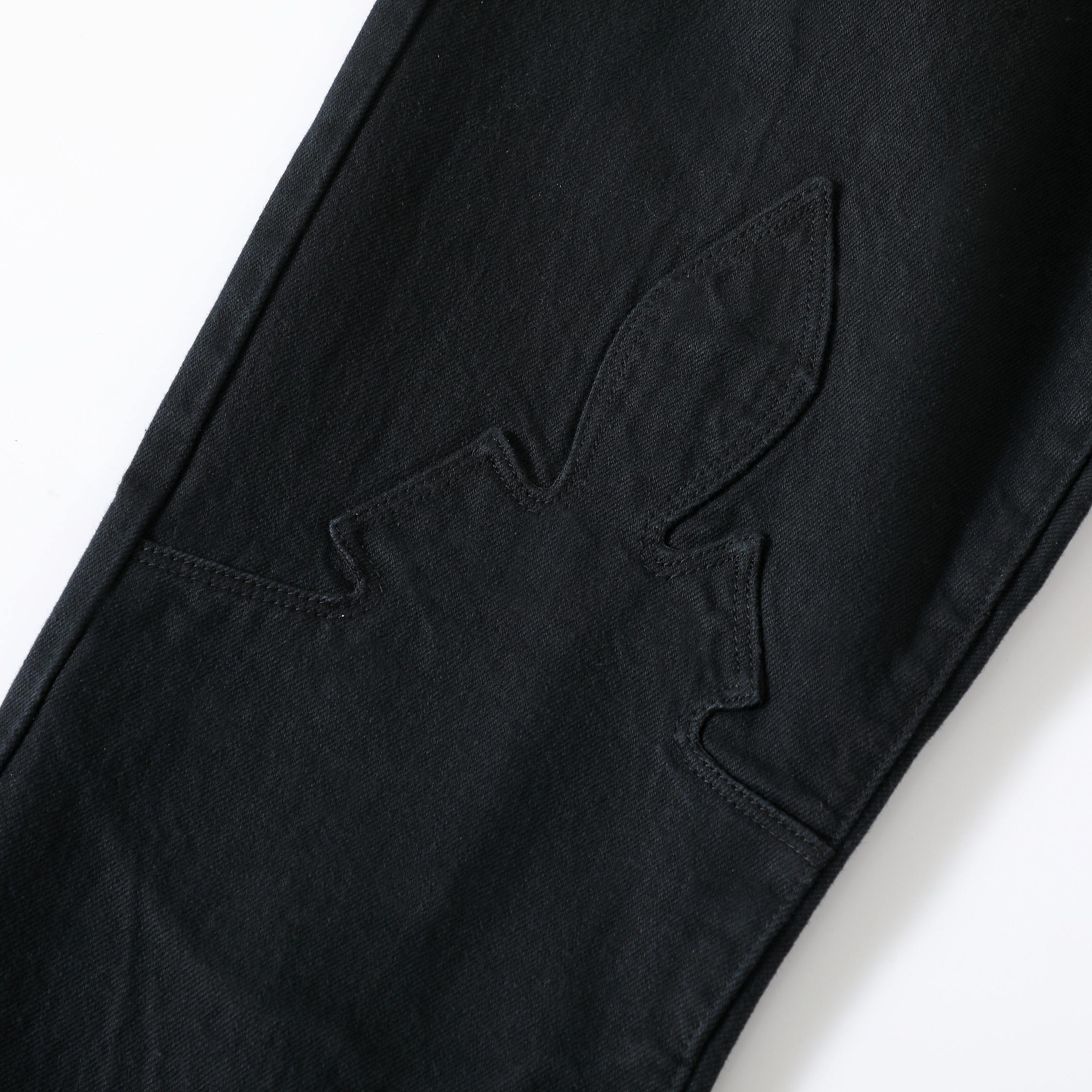 CH exclusively developed the Flame Red Label Fabric Sole, available in two versions (with and without flame). A boon for remake enthusiasts! Customize it to your liking. Made with original red-edged fabric, resulting in a high cost. The hardware also