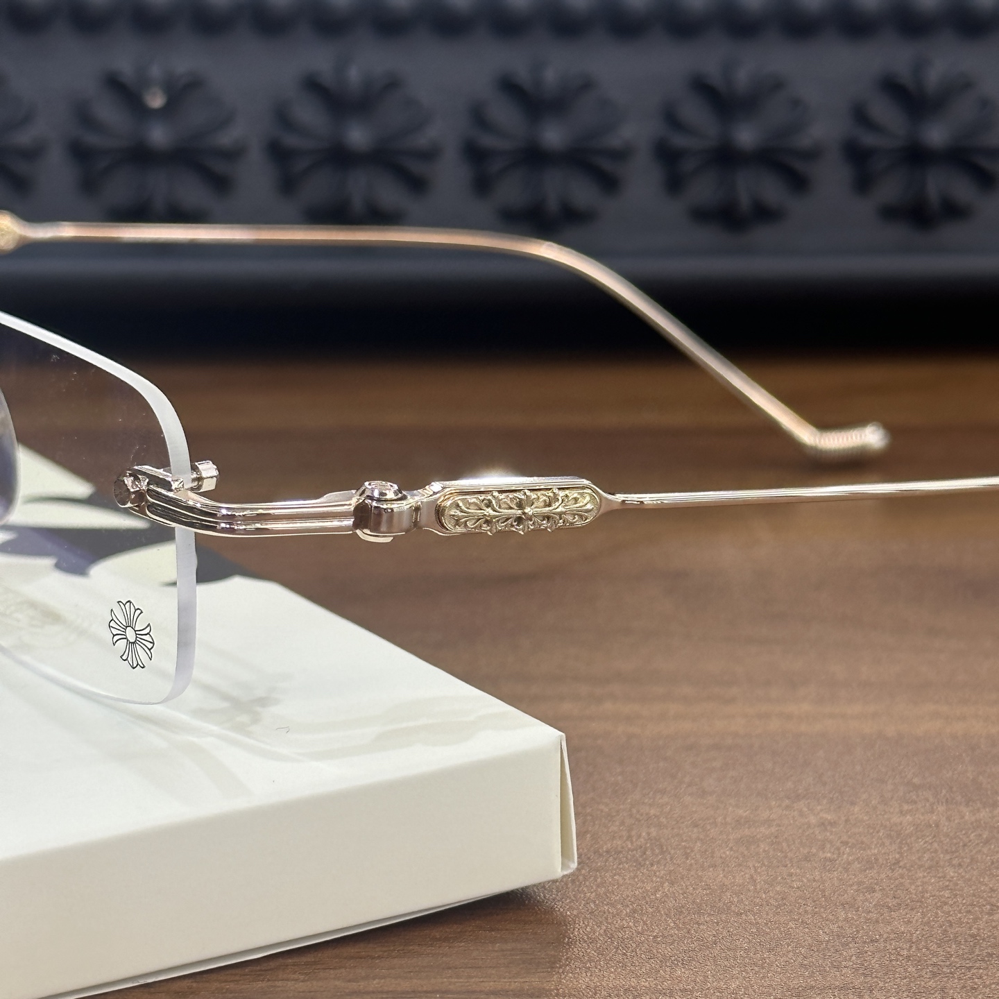 CH Rimless Gold-Wire Glasses, Model: SOFFFFFFFFERS IISize: 54-21-148