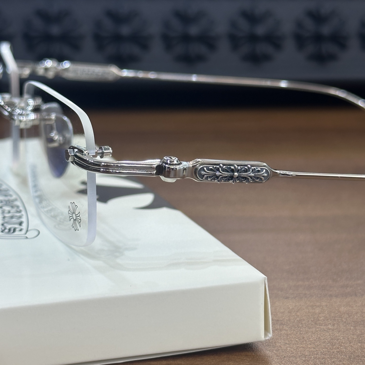 CH Rimless Gold-Wire Eyeglasses Frame Model: SOFFFFFFFFERS IISize: 54-21-148