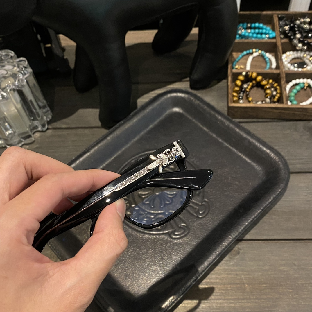 Limited edition new style, first batch of 50 pairs925 sterling silver hardware, sword-shaped eyeglasses