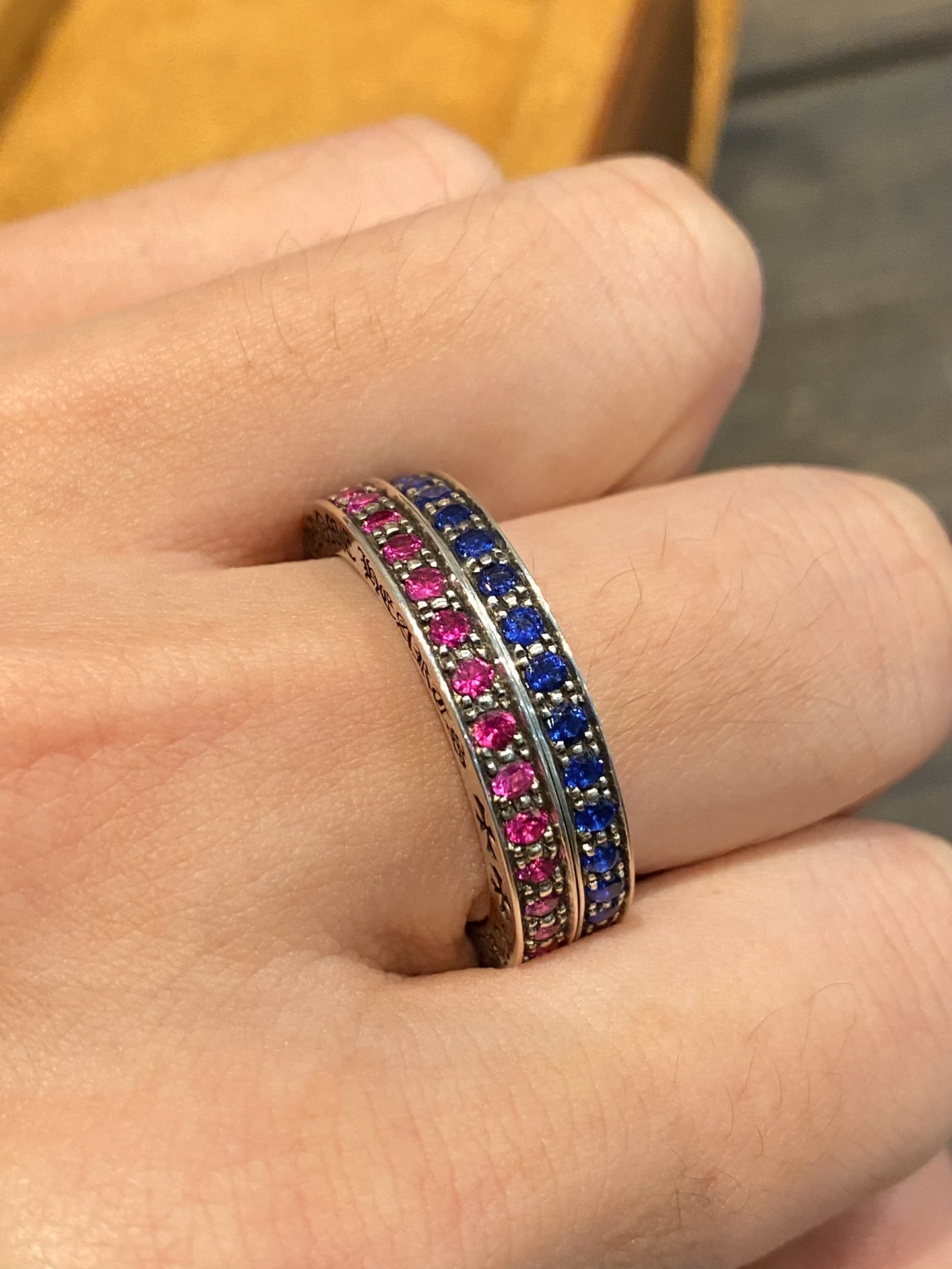Chrome Hearts3mm colored diamond ring, hand-set with plum blossom studsSame setting craftsmanship as the original. Those who know their stuff can see the pictures. Versions priced at one or two hundred on the market are incomparable. Only compared