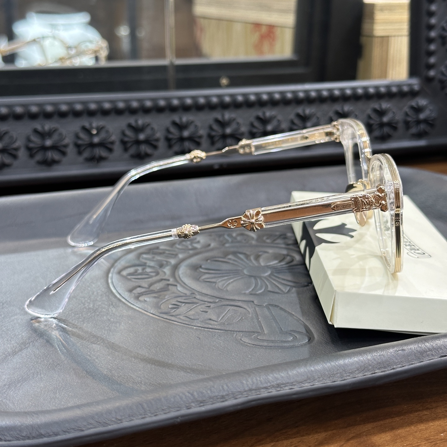 Chrome Hearts Eyeglasses Frames Model: DUCK BUTTERSize: 52 (21-152)Three Colors: Black/Silver, Black/Gold, Transparent Gold