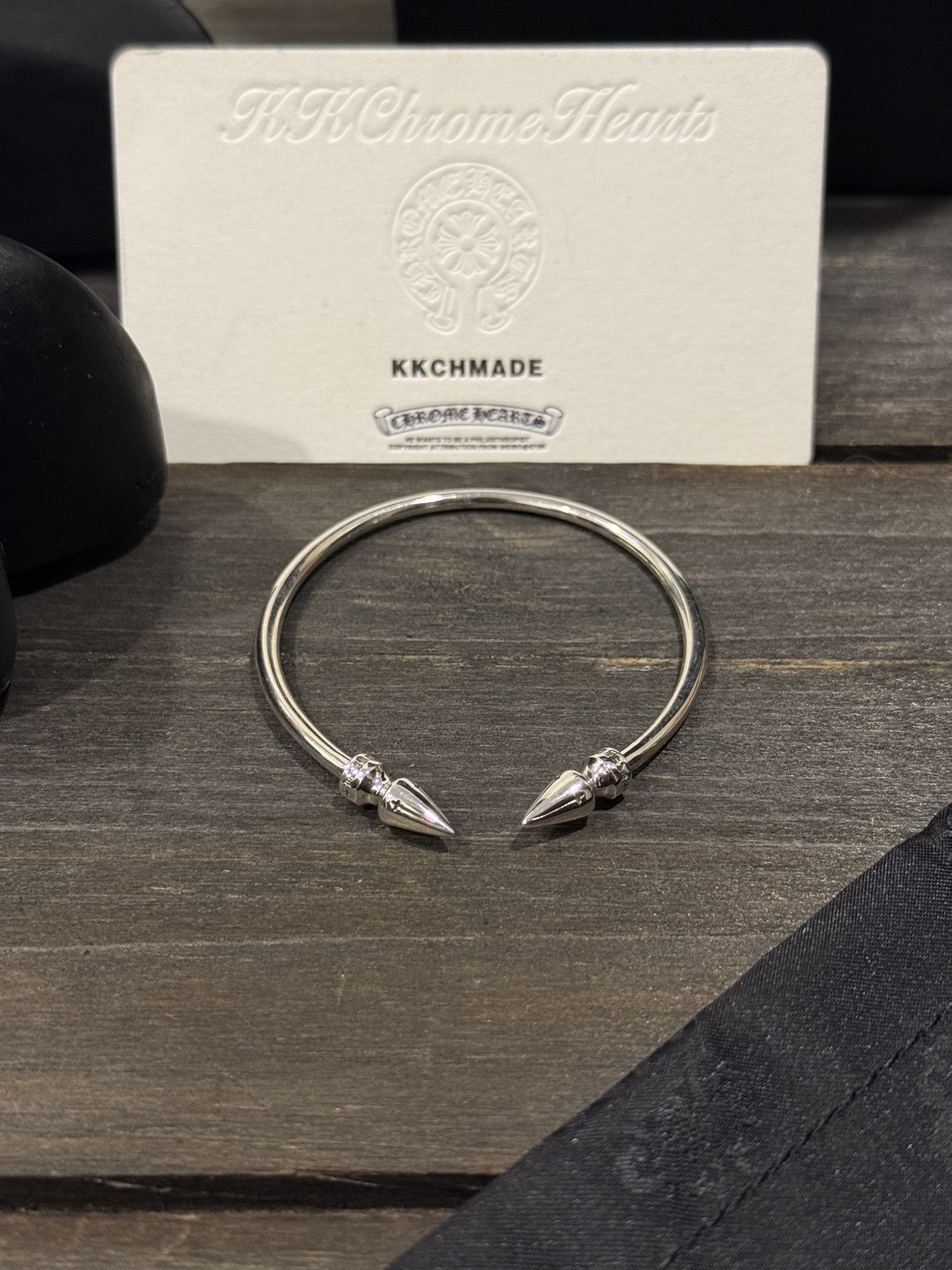 Customer order 🔝 Slim bullet-shaped bracelet