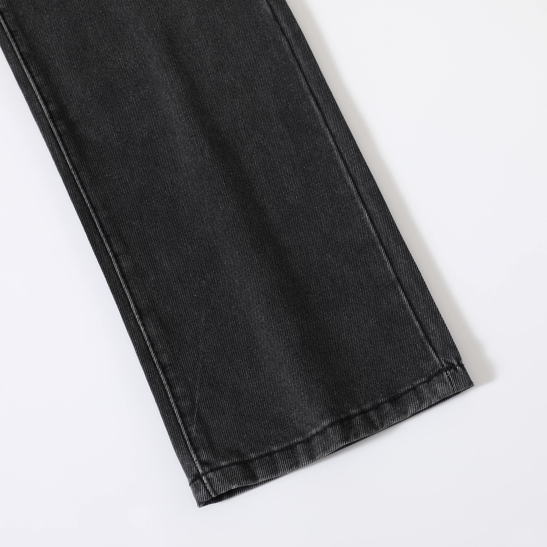 CH Limited Edition Gray Knee-Washed Jeans with Flame Design. Features a distressed, heavily washed knee design. This style is not form-fitting and can be worn as a base layer. Natural wash, comfortable and versatile. Sizes 27, 28, 30, 32, 34, 36.