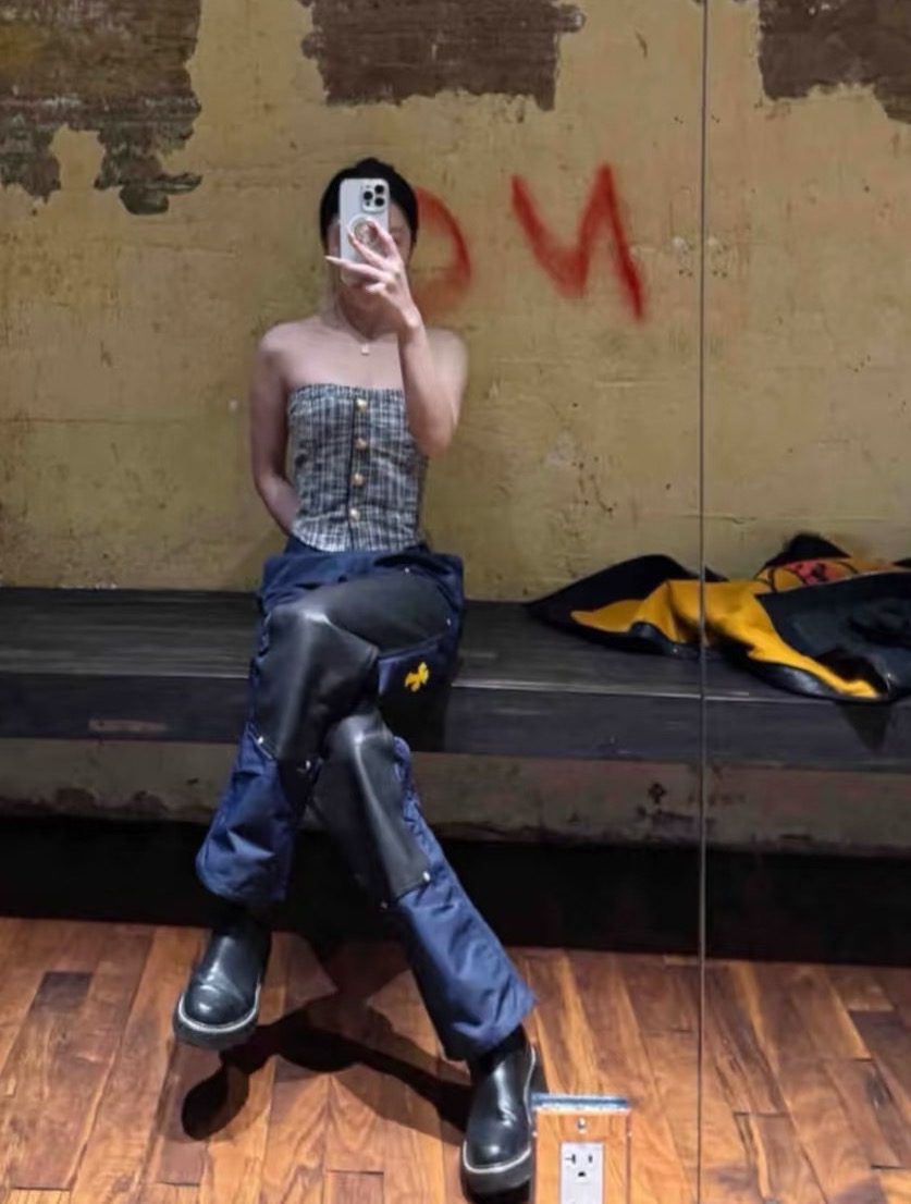 Chrome Hearts New Pants with Leather Patched and Logging FeaturesMatched design and color; silver-plated hardwareYellow leather cross on the backBoth knees are made from a single piece of leatherSizes 28, 30, 32, 34