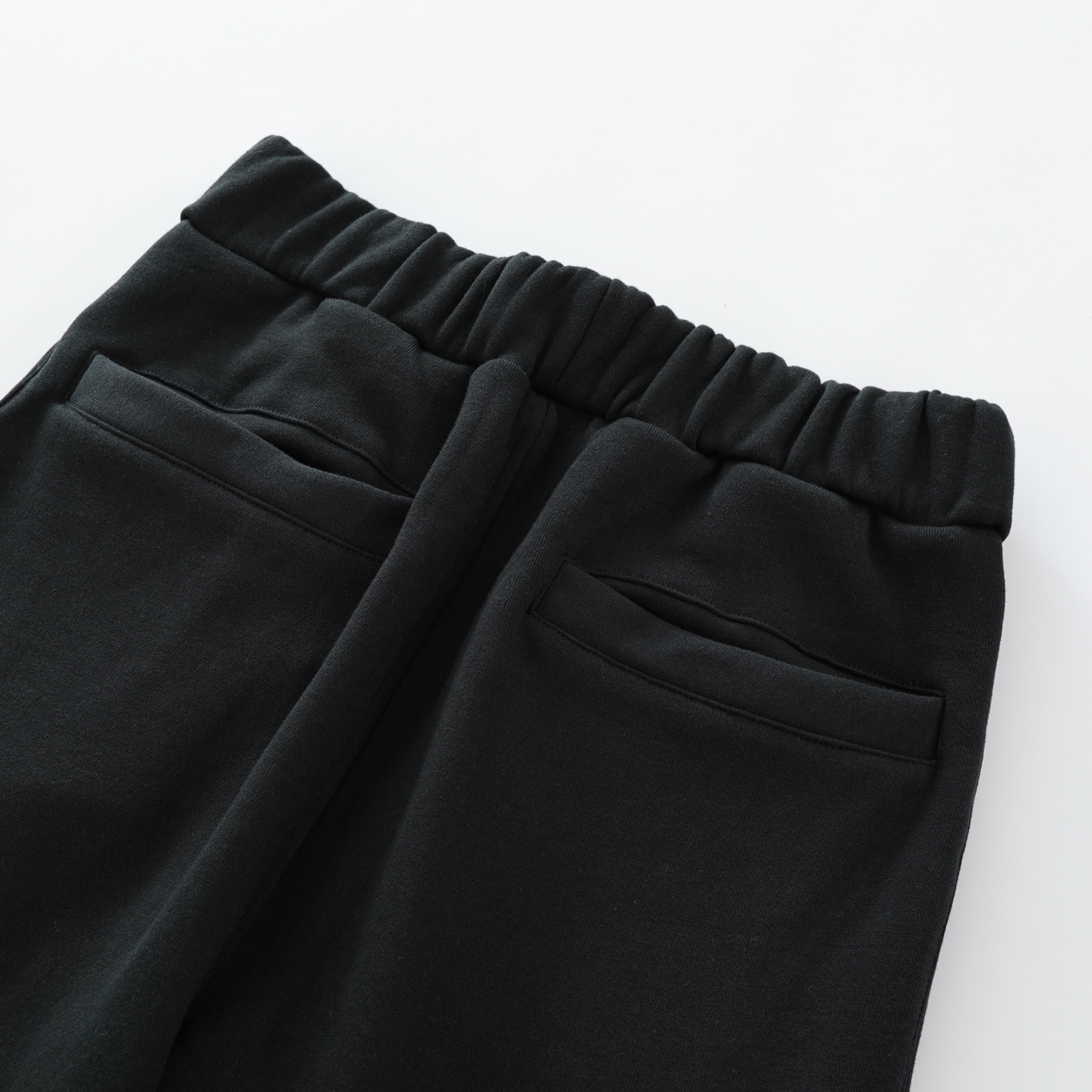 CH's new horseshoe-patterned Sanskrit long pants are now available in all sizes. Originally purchased from Dewu for 6200 RMB. Made of 480g 100% cotton with fleece lining. Printed with imported inks. Simple design, easy to follow. Custom accessories.
