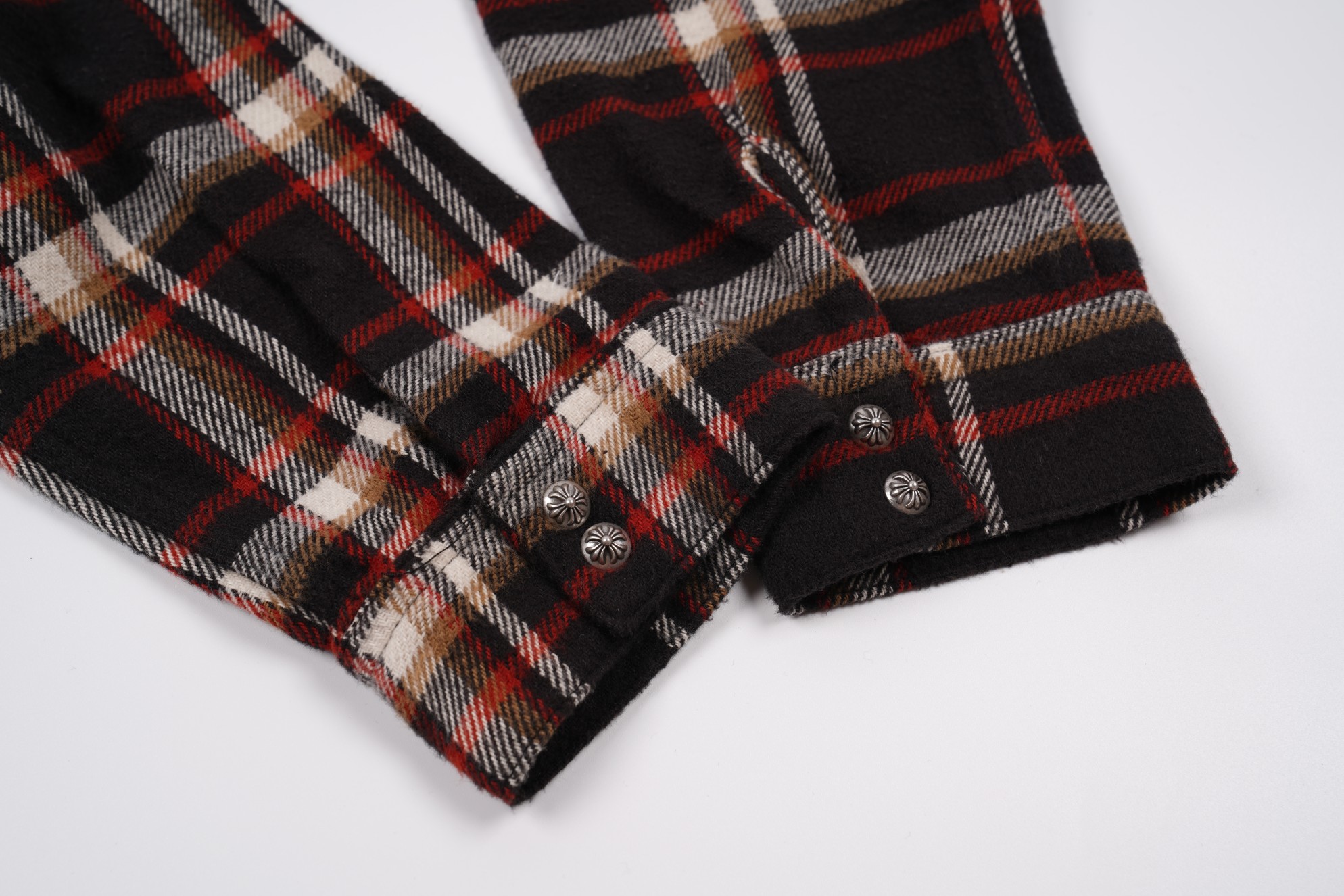 CH Chrome Hearts 22ss Flannel Plaid Shirt Jacket. 100% cotton plaid exclusive custom-woven fabric. Custom fabric production has a long lead time; minimum order is 1000 meters! Brushed feel, requires special washing treatment later (not market fabric)