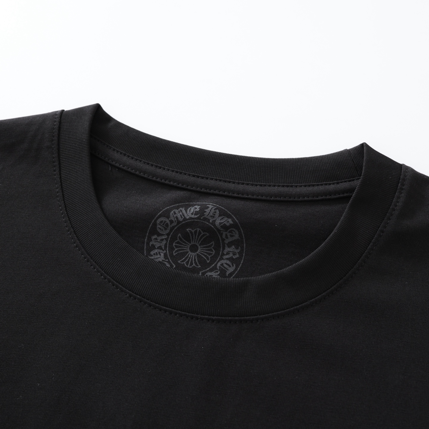 CH's new 20th Anniversary Vegas Limited Edition Short-Sleeve T-Shirt. All sizes are now available. Made of 200g 26kJ 100% cotton with a garment-wash finish. The print uses a combination of ink printing and gloss lamination. Custom-made accessories. P