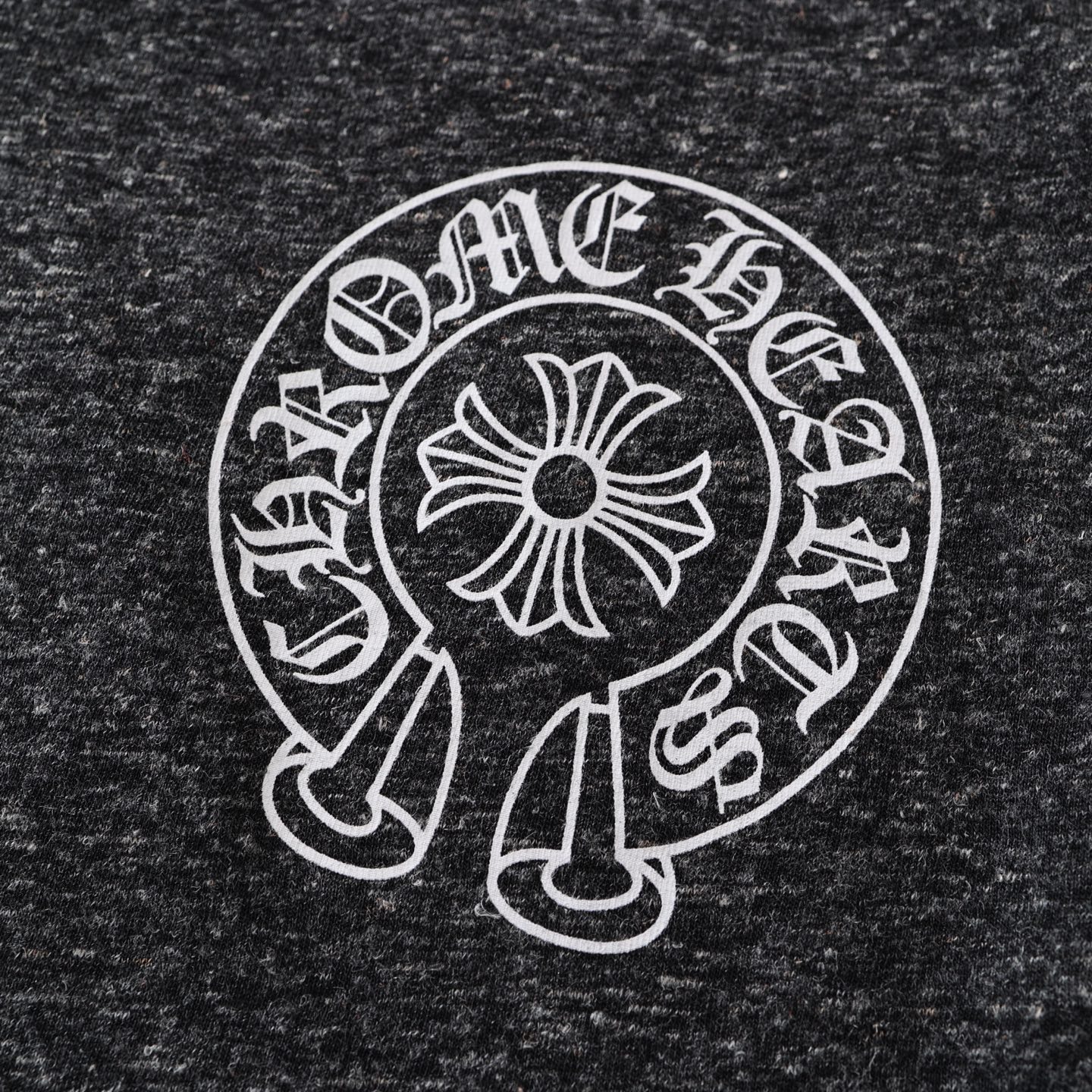 CH's new five-star flag lightweight sun-protective long-sleeved shirt. Two colors and all sizes are now available. The fabric is 130g 20% ​​linen and 80% polyester. The print uses an imported Israeli printing machine with heat transfer printing techn