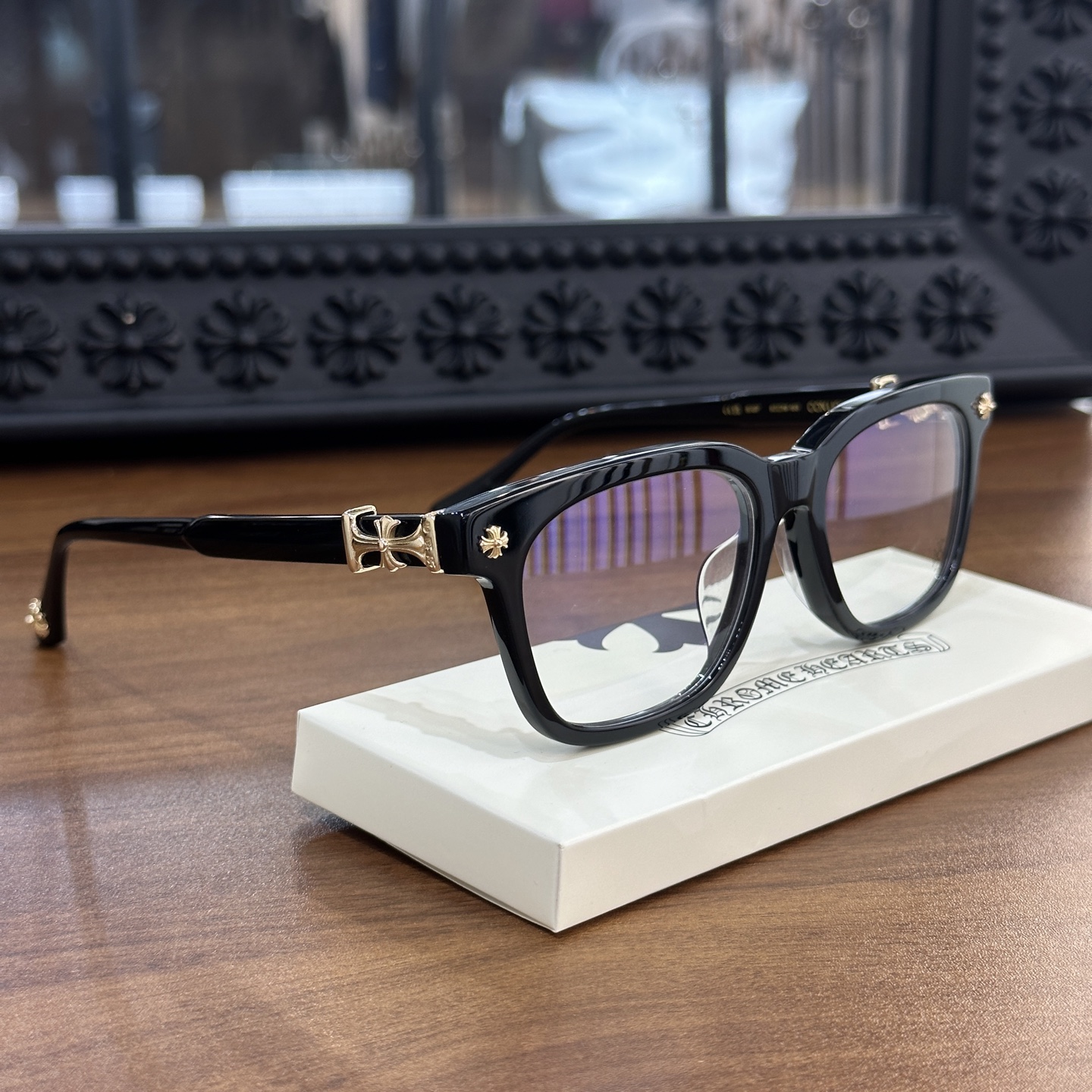 CH Eyeglasses Model: COX UCKERSize: 52 (19-153)