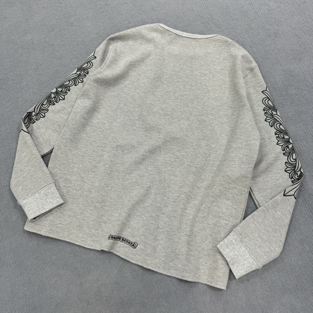 Chrome Hearts New Waffle Gown Horseshoe Flower Cross Long SleeveCustom-woven YB waffle gown fabric, featuring a 3D bound collar, imported ink printing, unisex style, three colors available, limited stock.Sizes: S M L XL